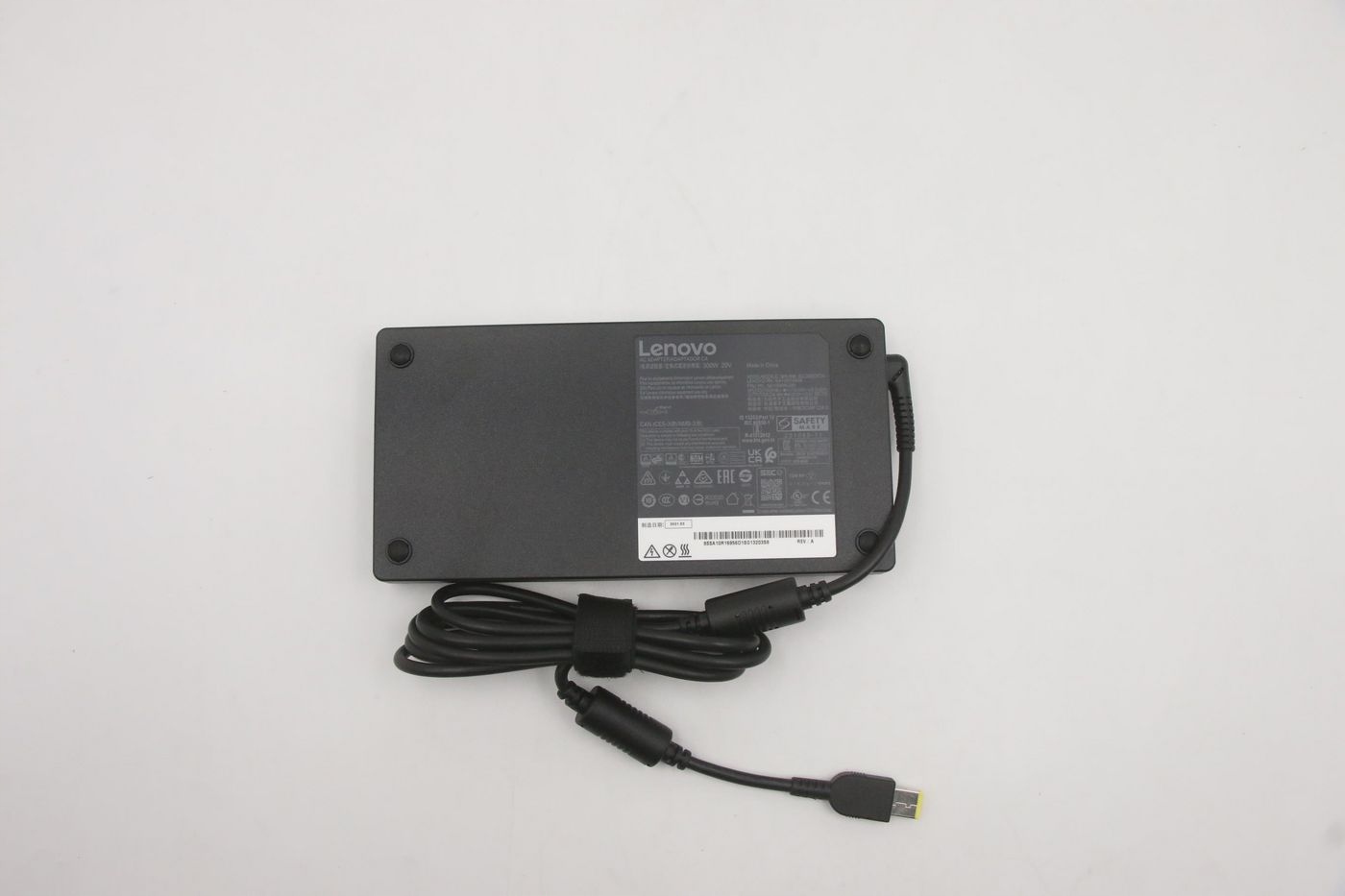 Lenovo 300W Slim Ac adaptér pro