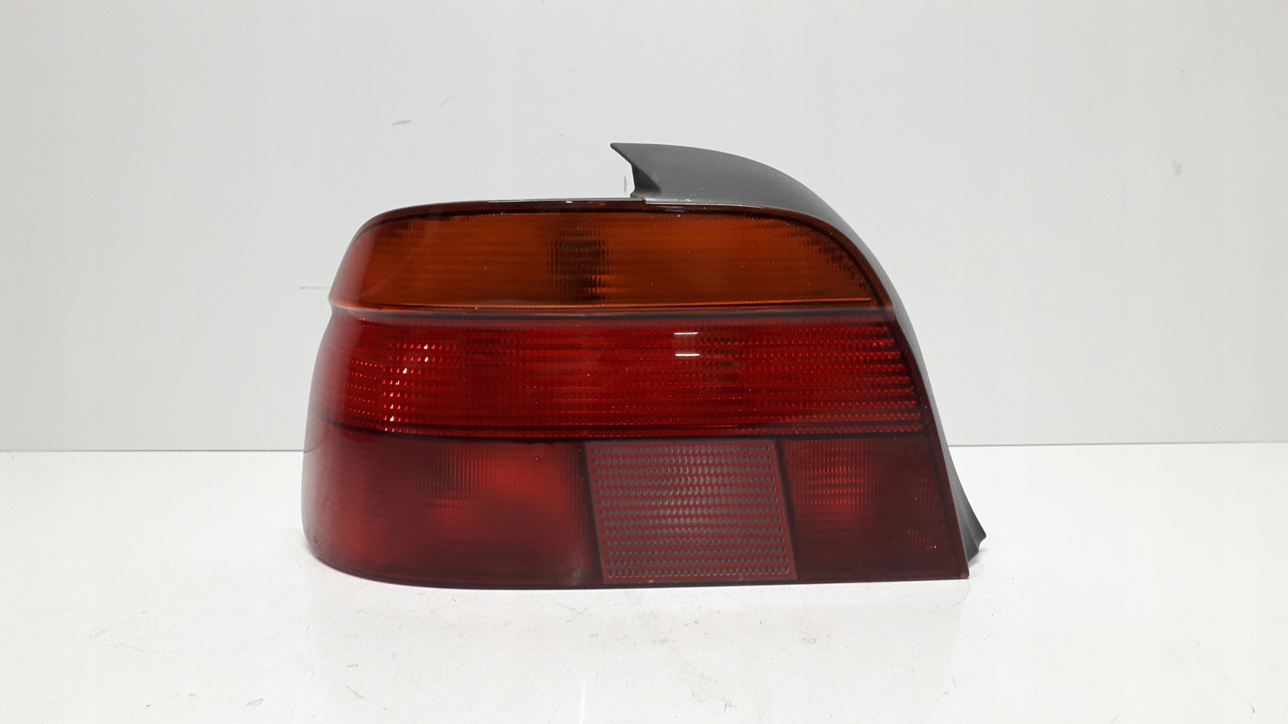 BMW 5 E39 SEDAN 95-00 LAMPA LEWA TYLNA LEWY TYŁ