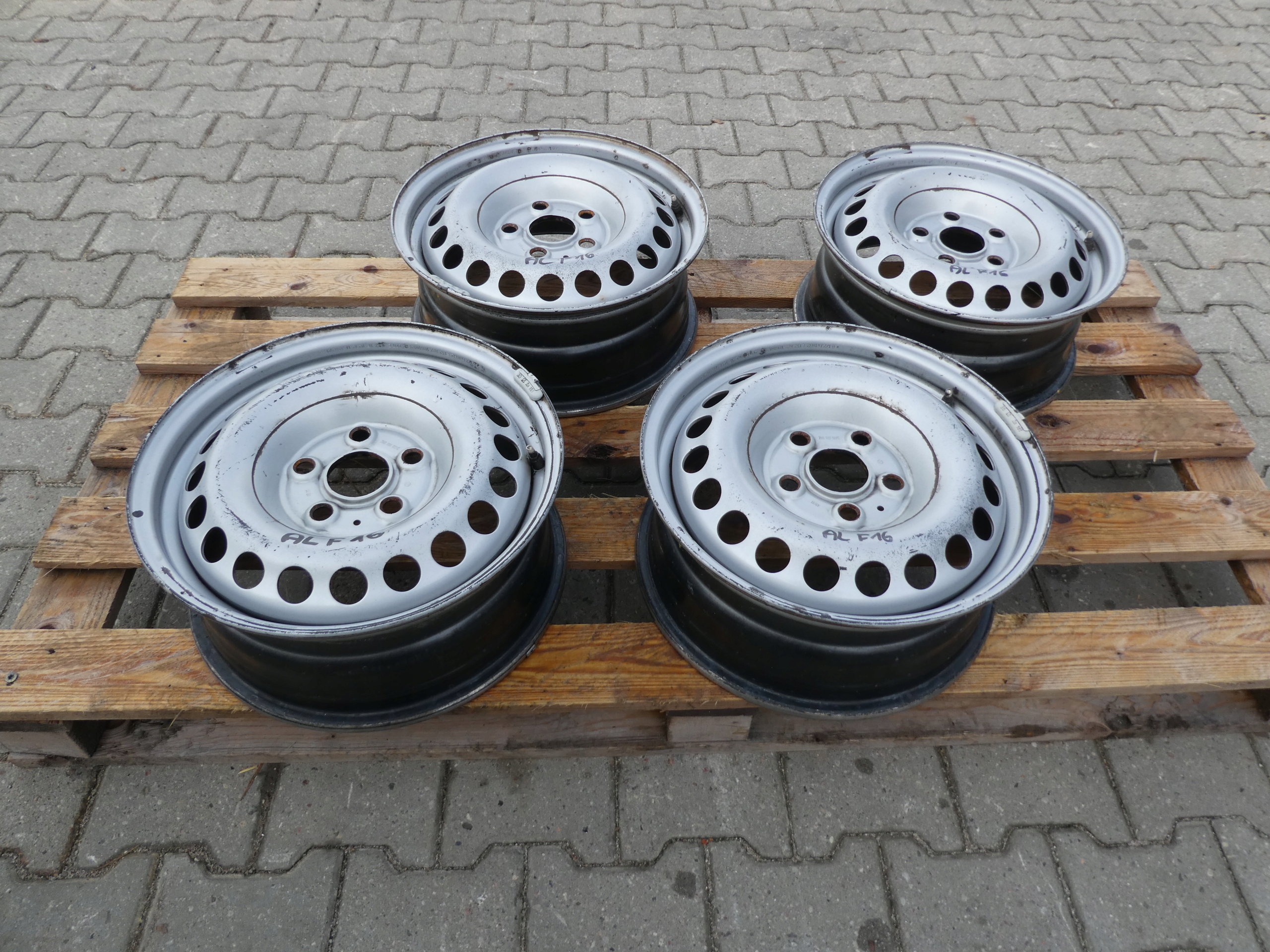 4X CERCHI Ferro 7H8601027D VW AMAROK
