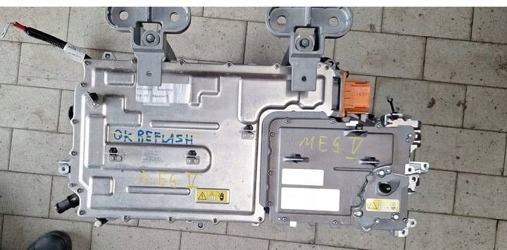 Inwerter/control unit of tension Renault Megane E-Tech 296A04761R as new