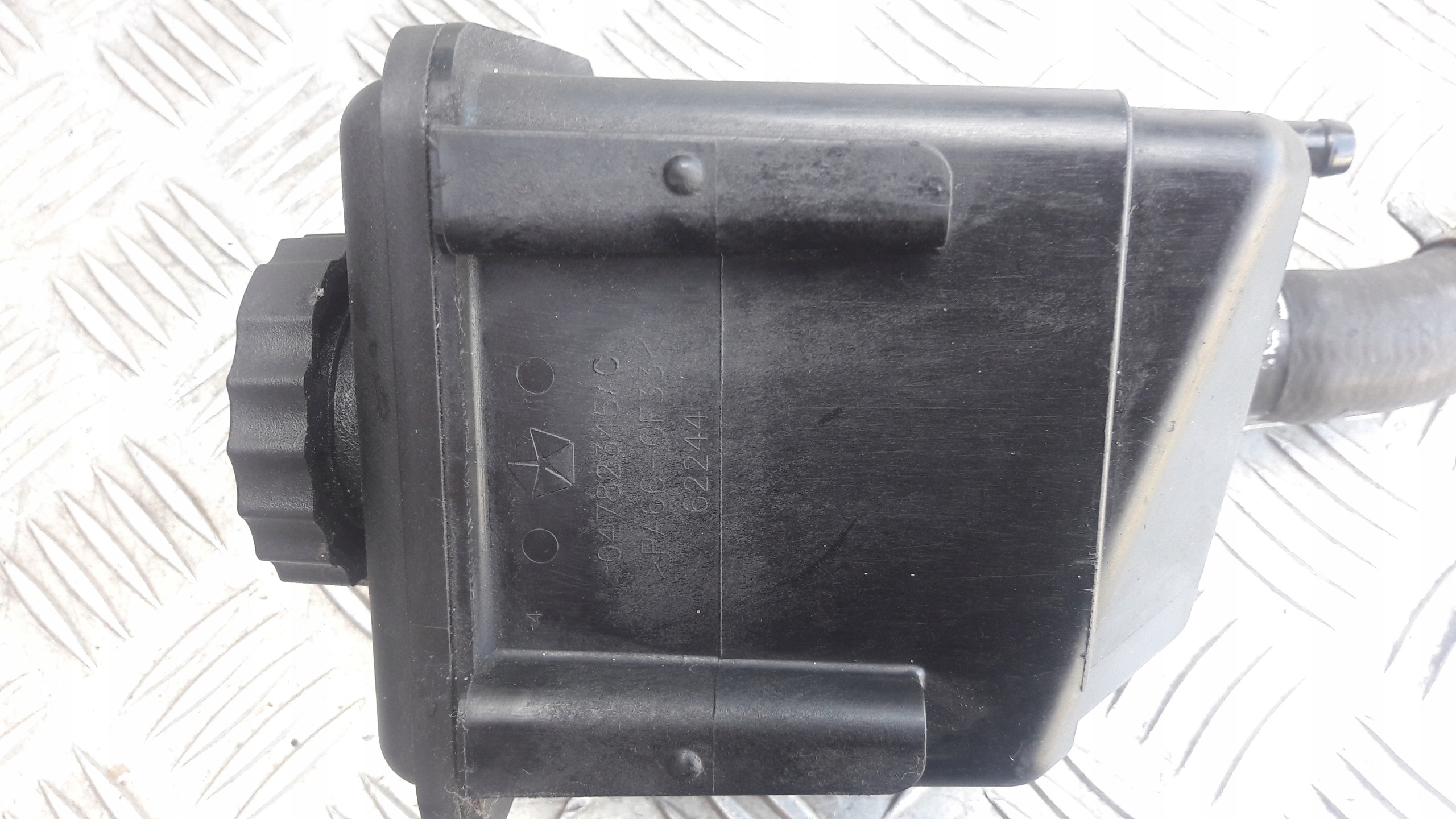 CHRYSLER 300C 3.0 CRDI Servobehälter DECKEL 04782345AC