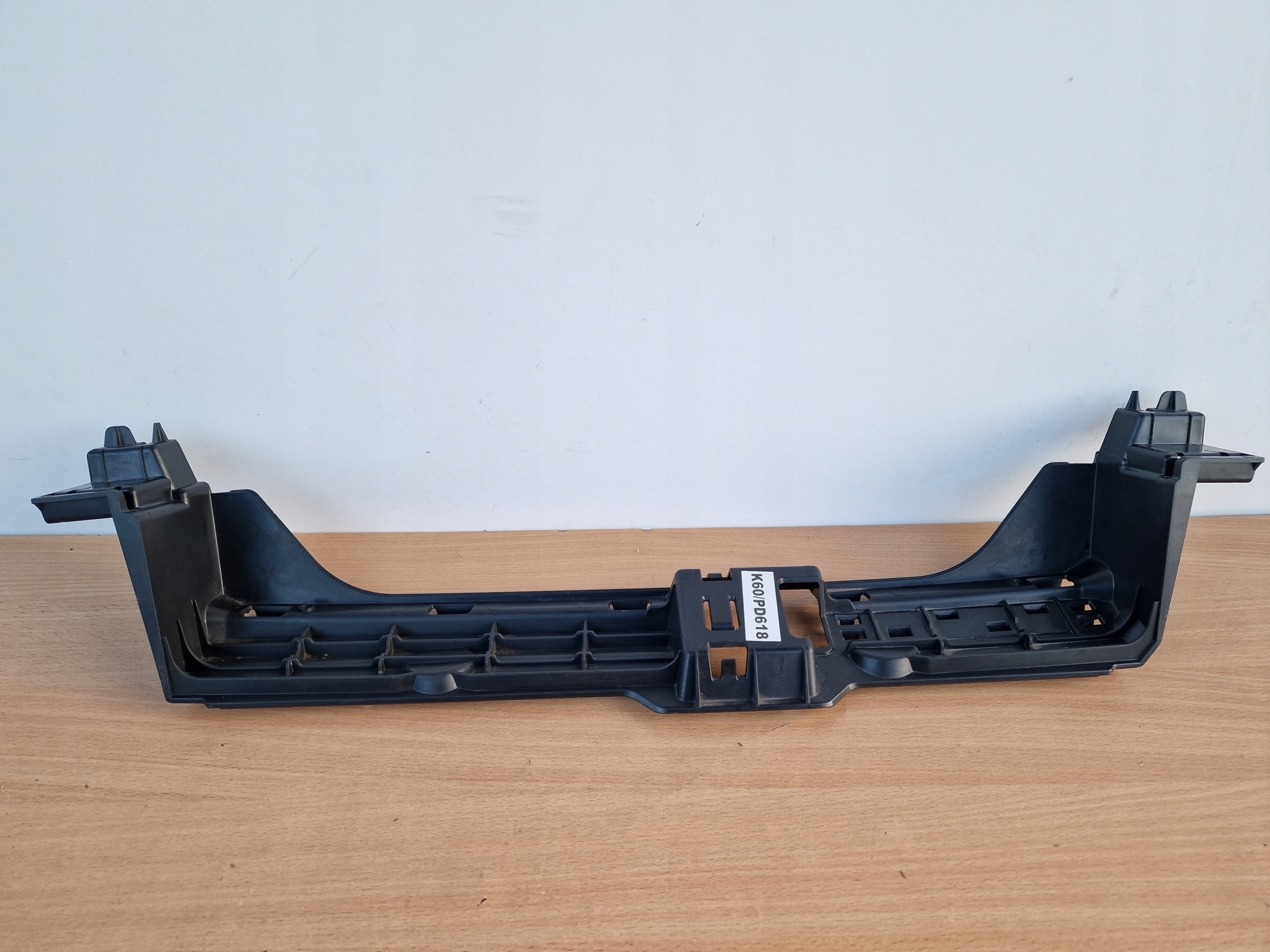 BMW F46 SUPPORT MONTAGE PARE-CHOCS ARRIÈRE TRAVERSE SUPPORT PLAQUE