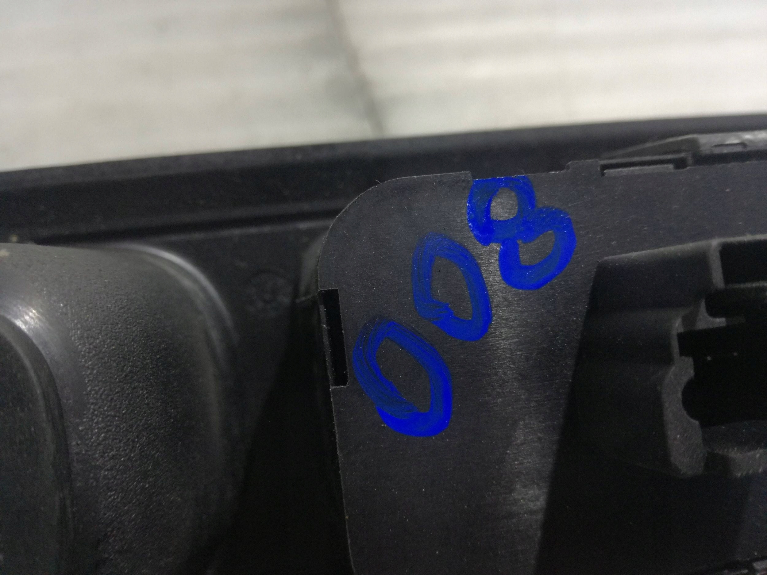 Peugeot 407 2005 1997cm3 Panel window control switch 96468704XT