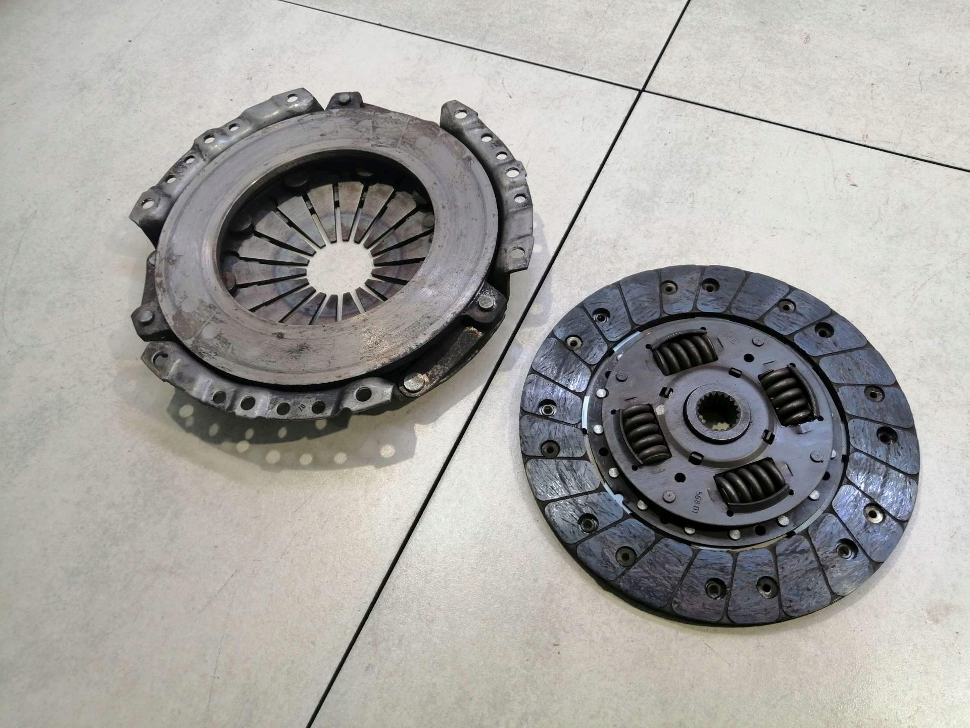 Embrayage Disque de pression HYUNDAI COUPE II 1.6 16V G4GR