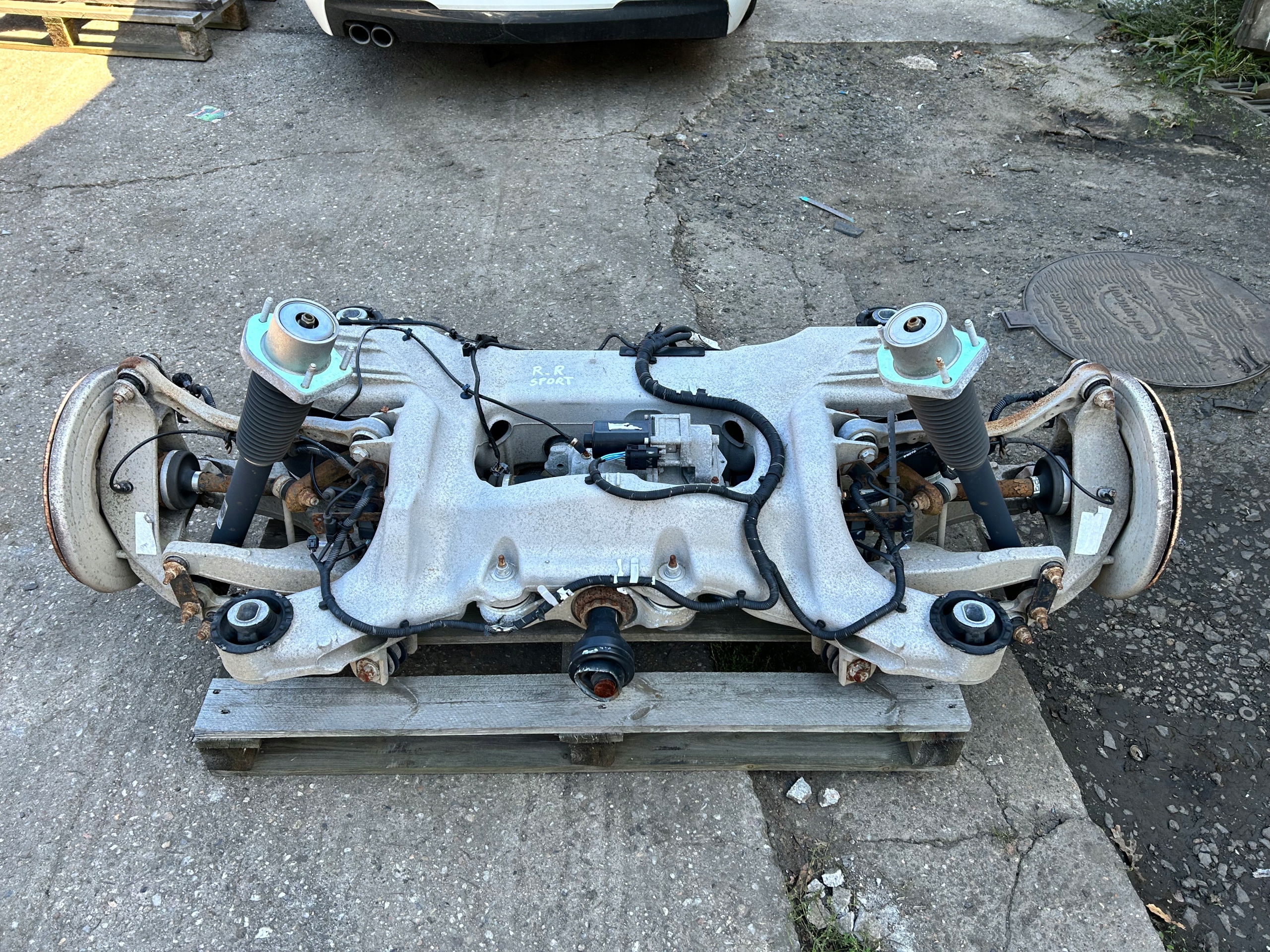 RANGE ROVER SPORT L494 3.0 ZAWIESZENIE KOMPLETNE TYŁ