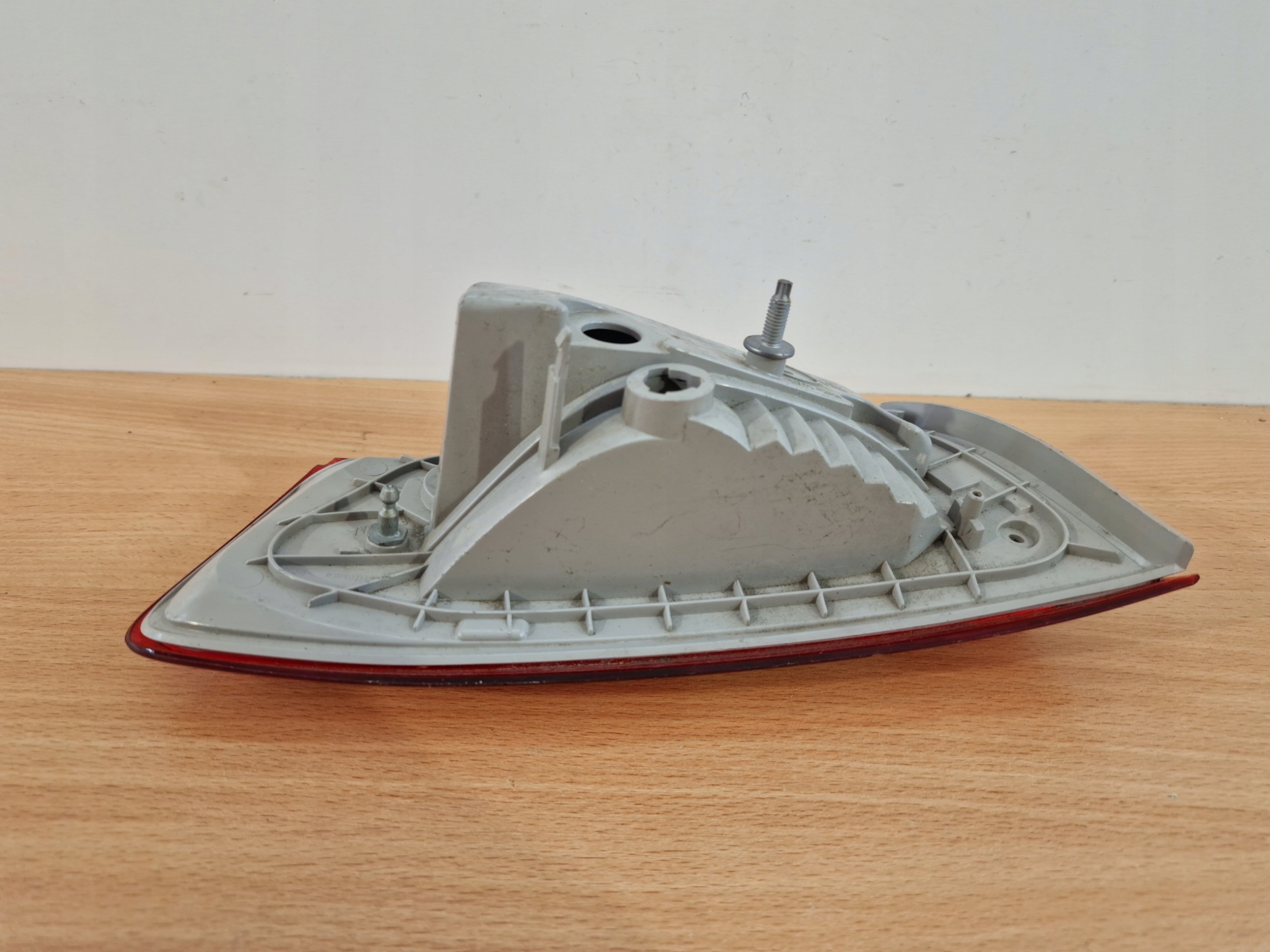 FORD FOCUS 4 sedan right light DO bonnet rear part PUSZKA