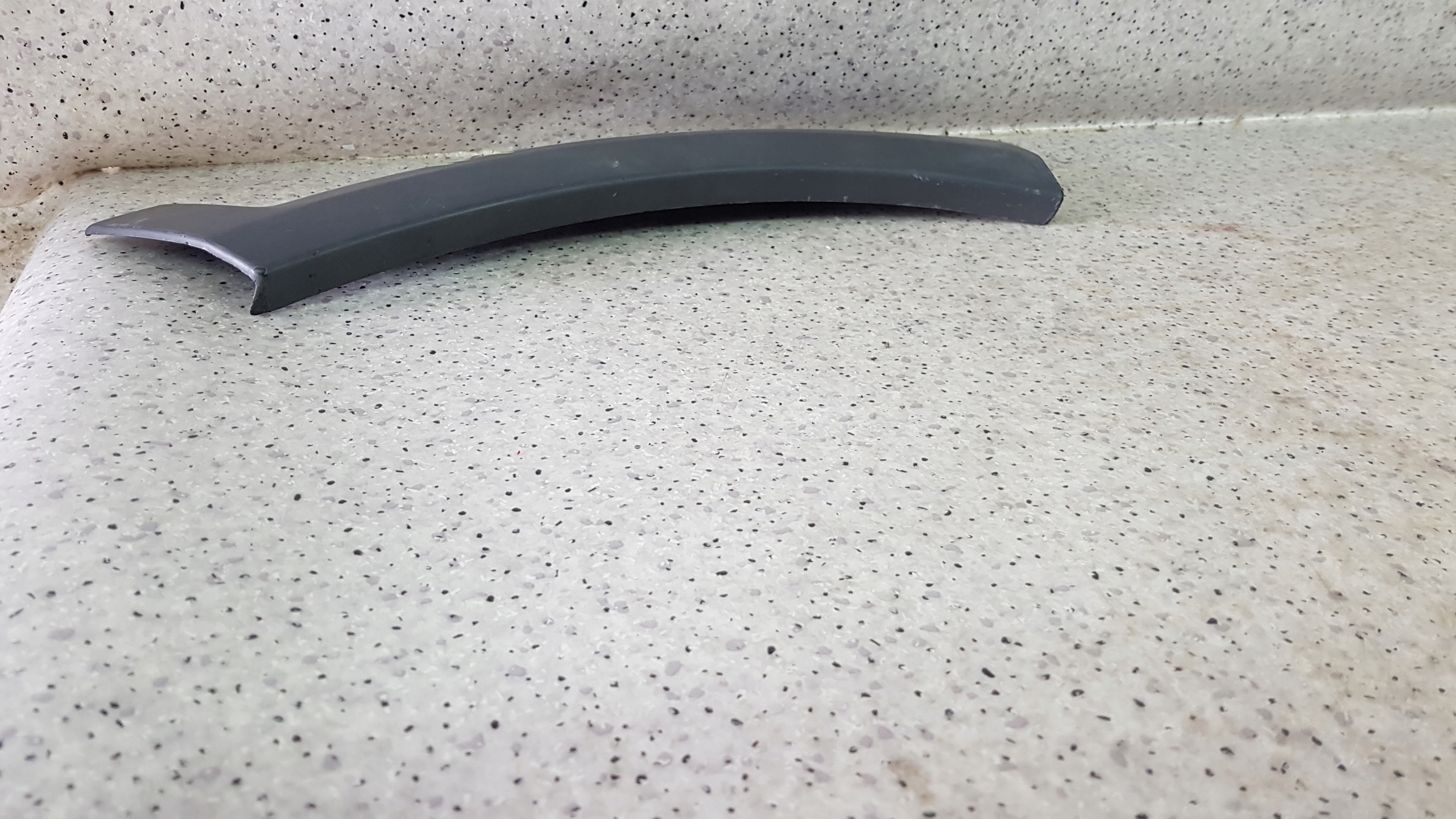 AUDI Q7 Q 7 4L left moulding ZDERZKA front 3377