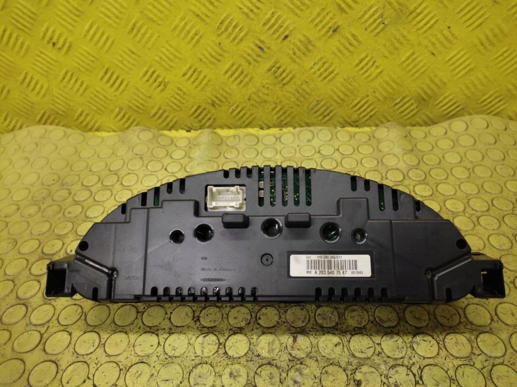 MERCEDES W203 2.2 CDI dials A2035407547