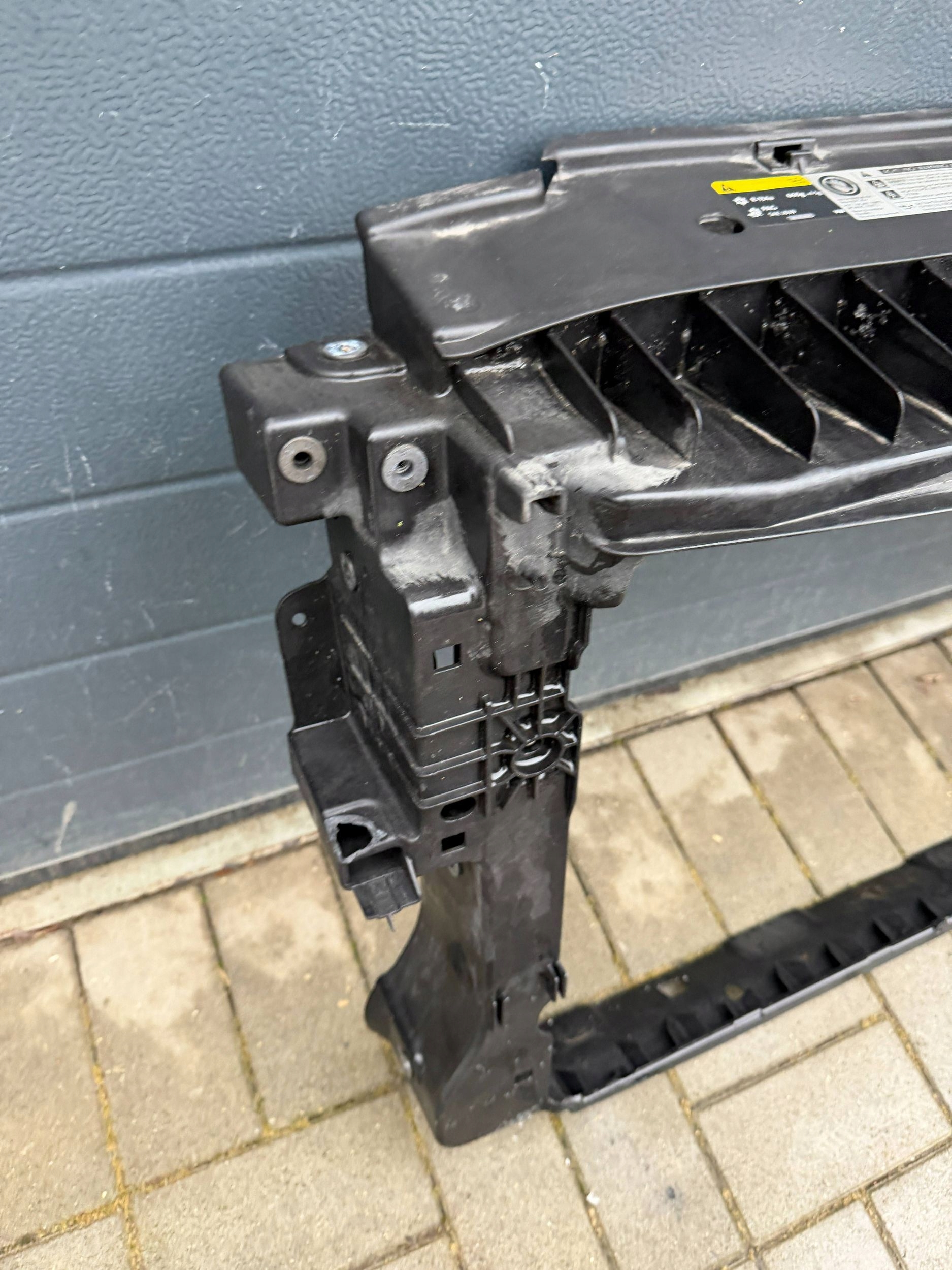 Vw Tiguan 1 and Lift 11- support panel for radiators pillar