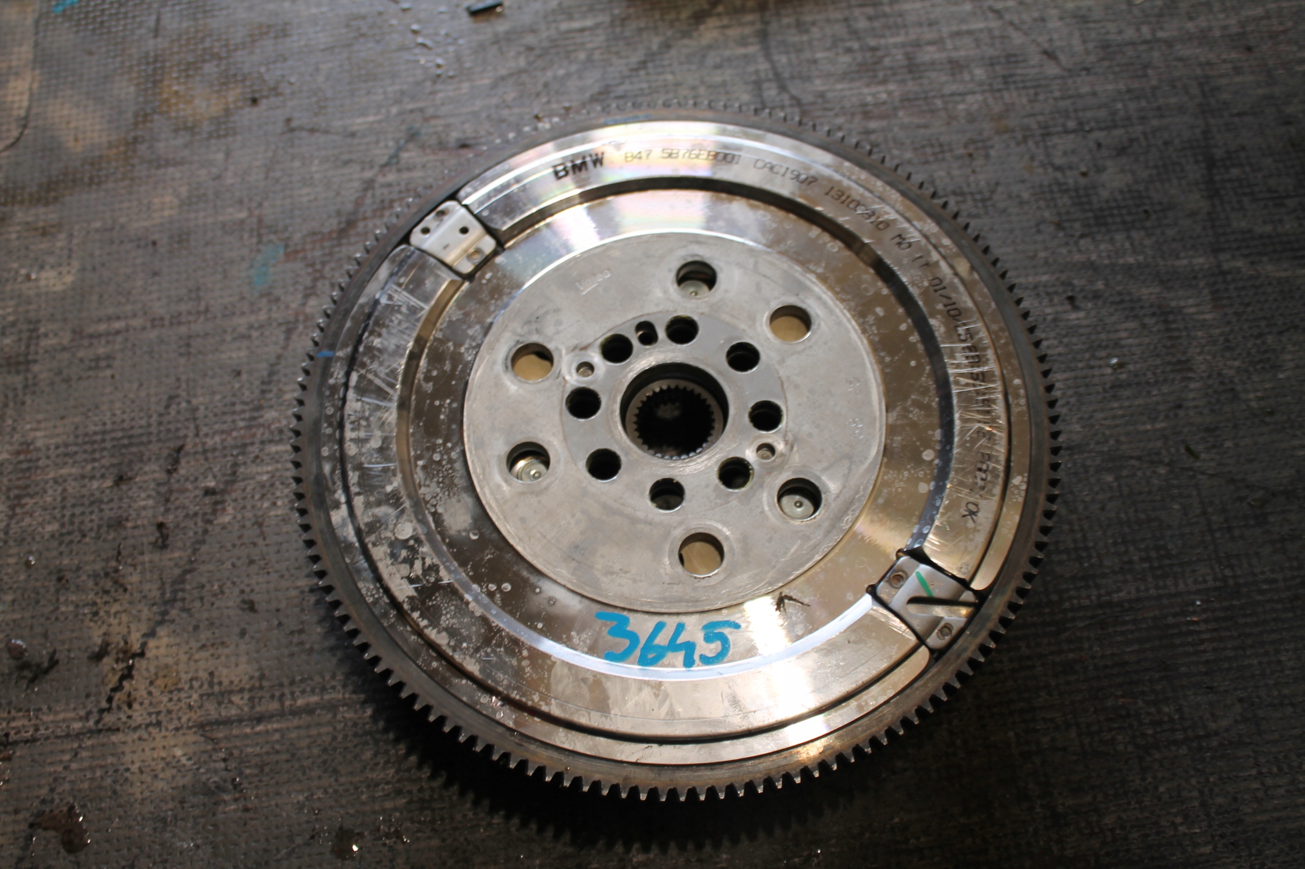 3645. wheel flywheel BMW 5B76EB