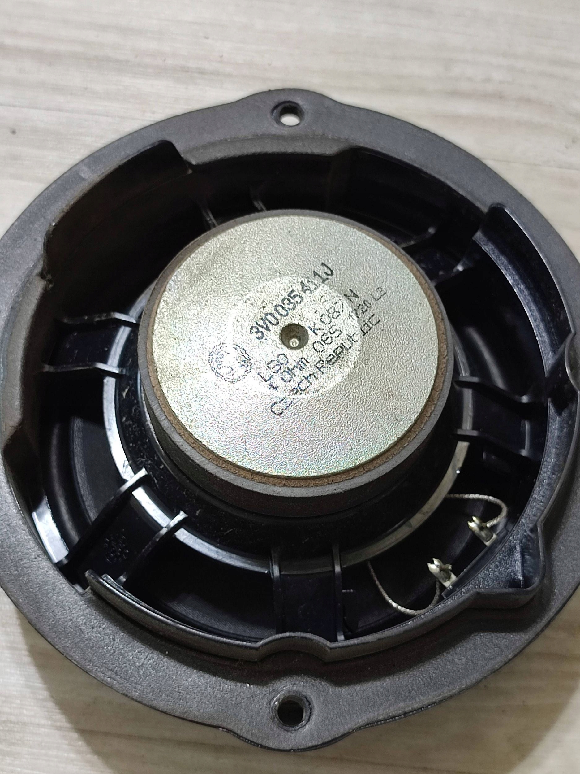 Skoda Scala 2020 front side left speaker door przednich