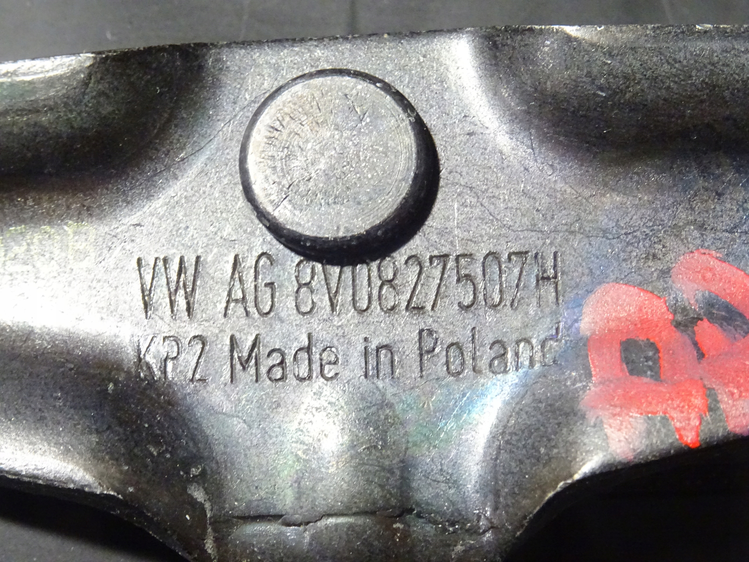 RYGIEL KLAPY TYŁ TYLNY SEAT ARONA 6F9 17-21 8V0827507H Typ samochodu 4x4/SUV Samochody osobowe