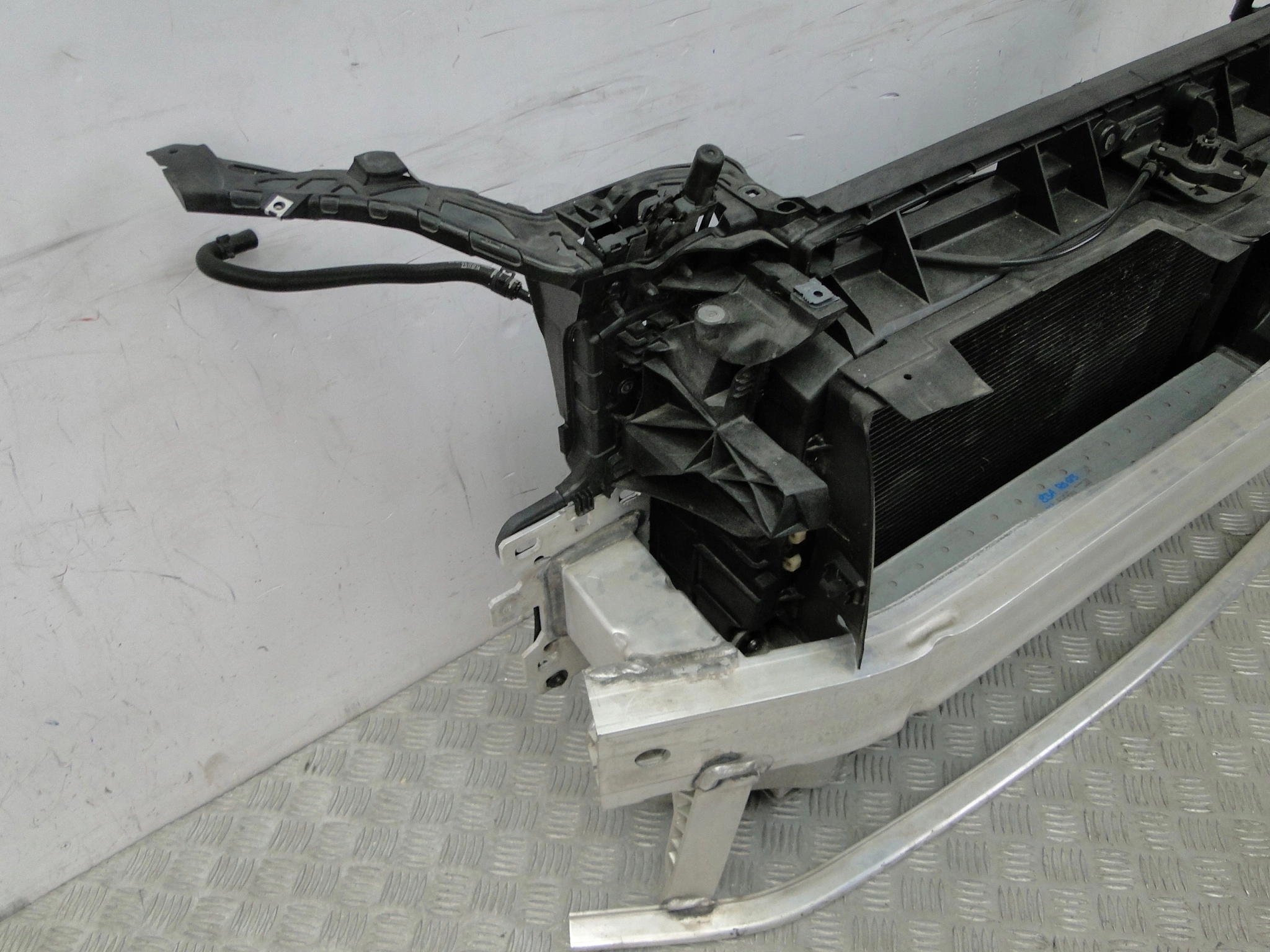 PAS PRZEDNI CHŁODNICE AUDI Q3 RS RSQ3 83A F3 2019 2.5 TFSI Numer katalogowy części 83A