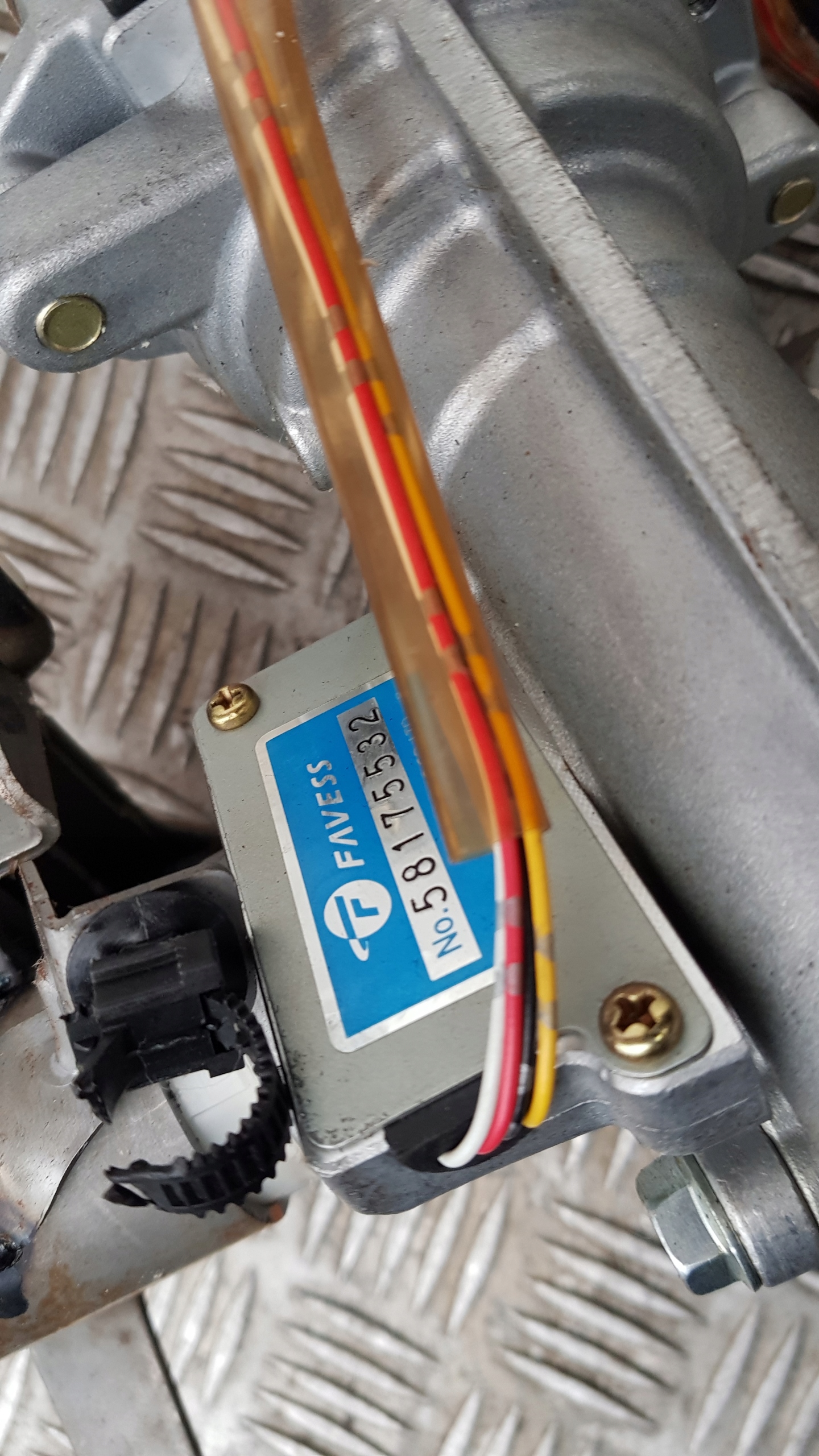 TOYOTA YARIS II LIFT control steering rod electrics