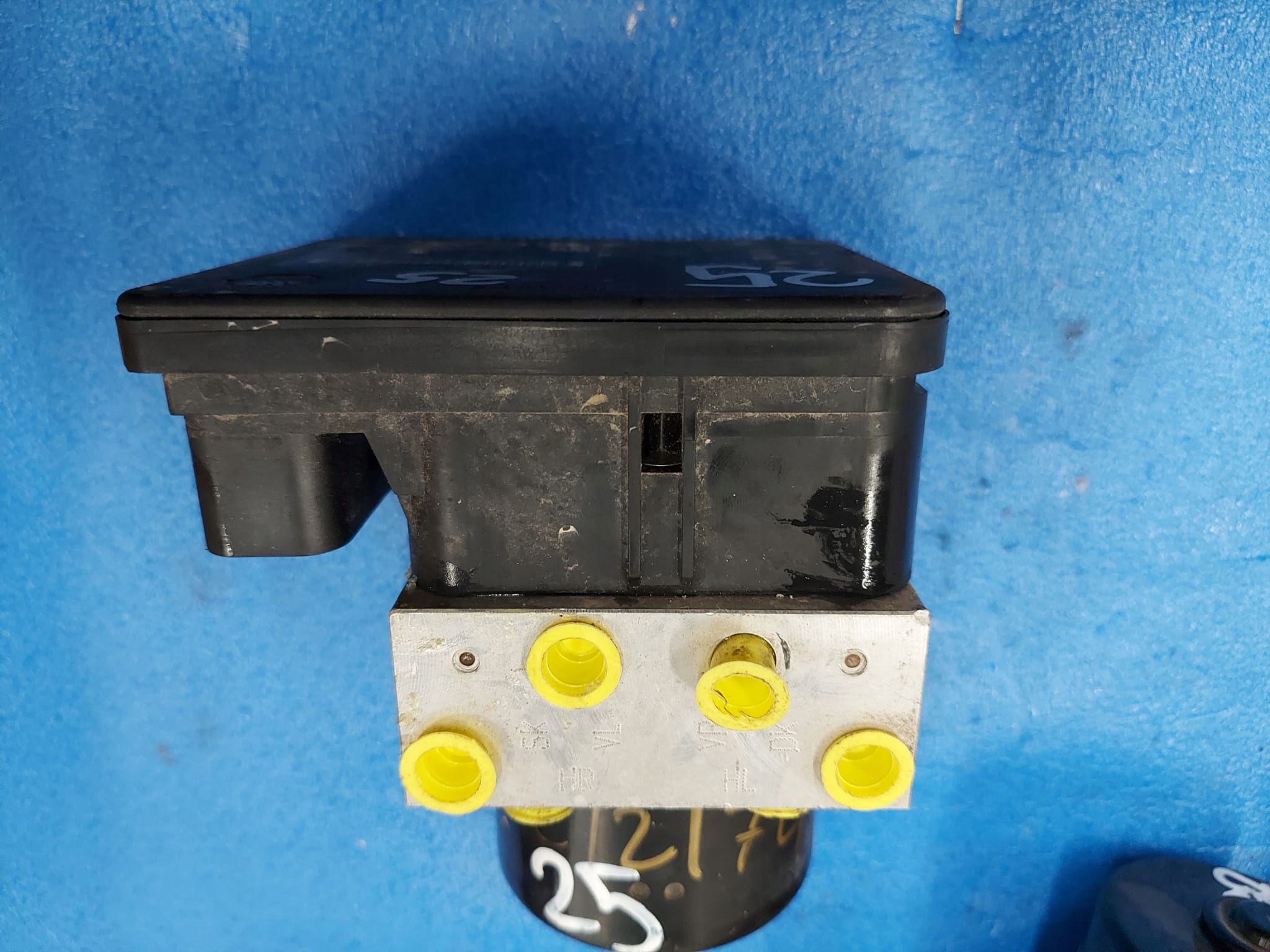 pump ABS OPEL ASTRA H 13213608AJ