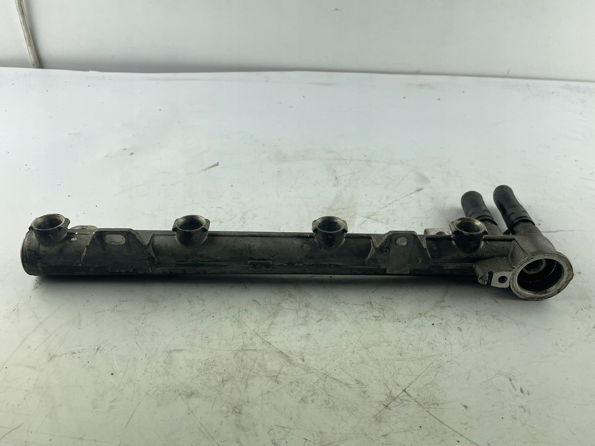 Rampe injection 036133319 VW Golf IV 1.4 16V Essence