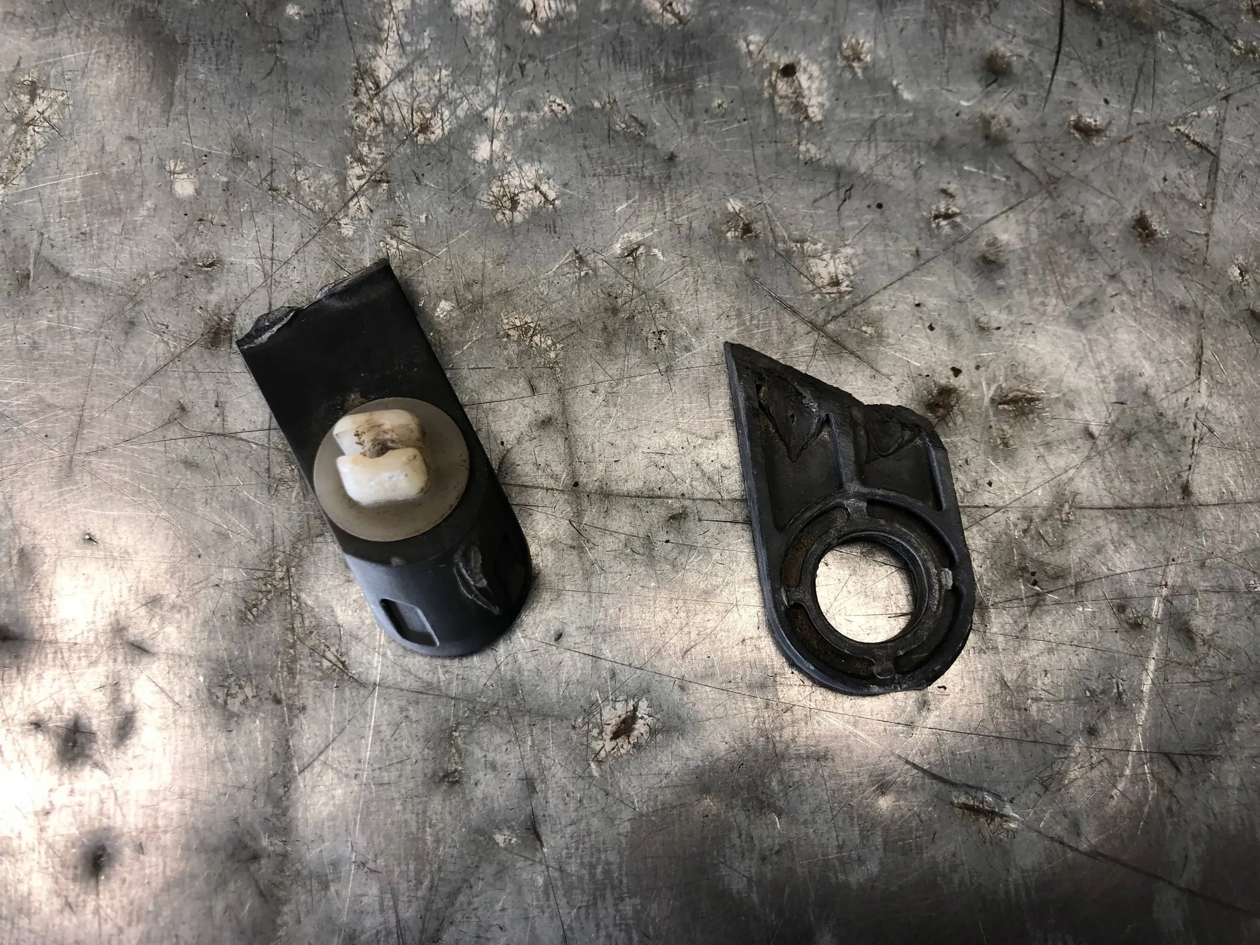 light right front TOYOTA AURIS and LIFT 81110-02A40