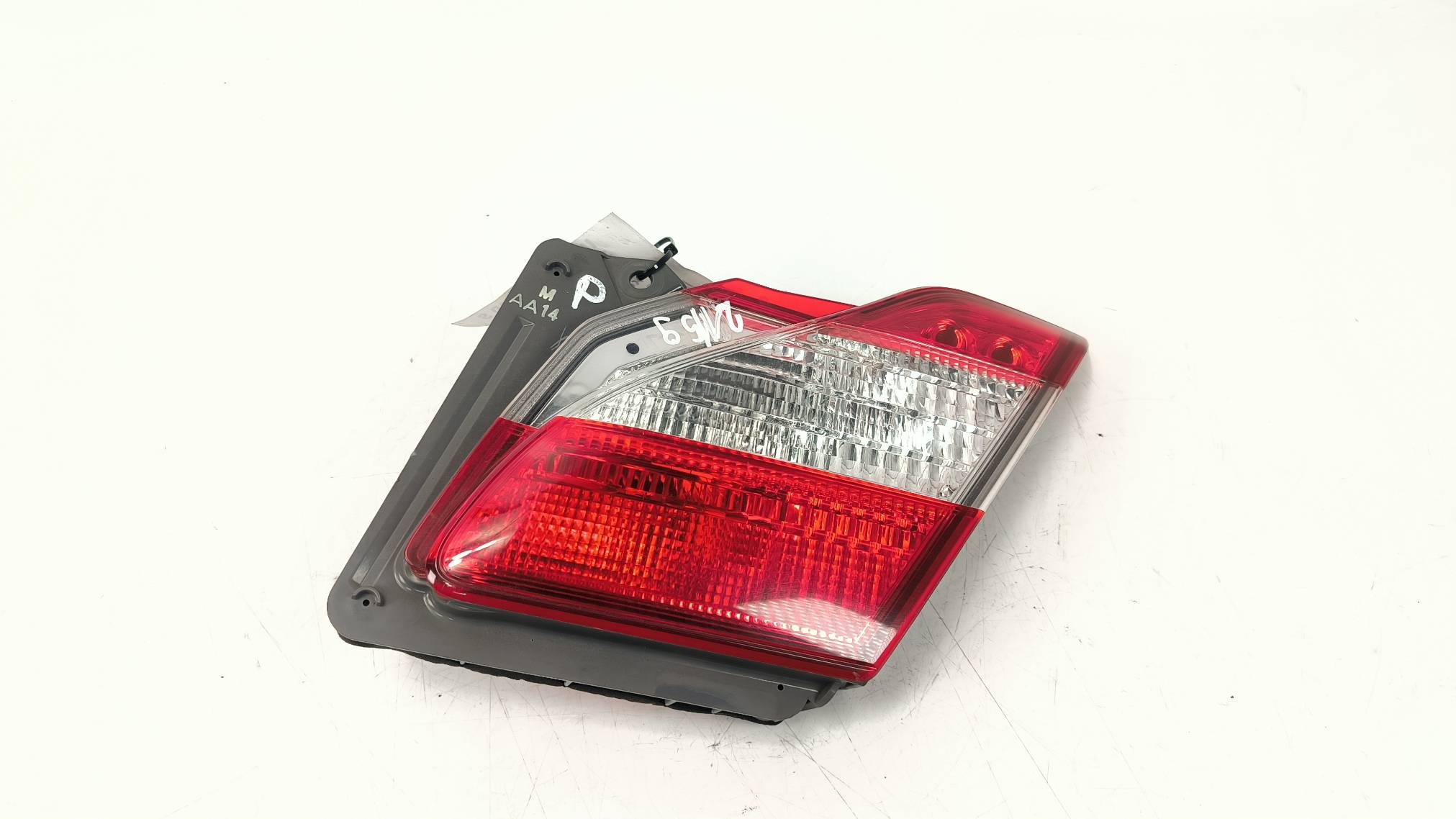 light right rear part INFINITI M30D
