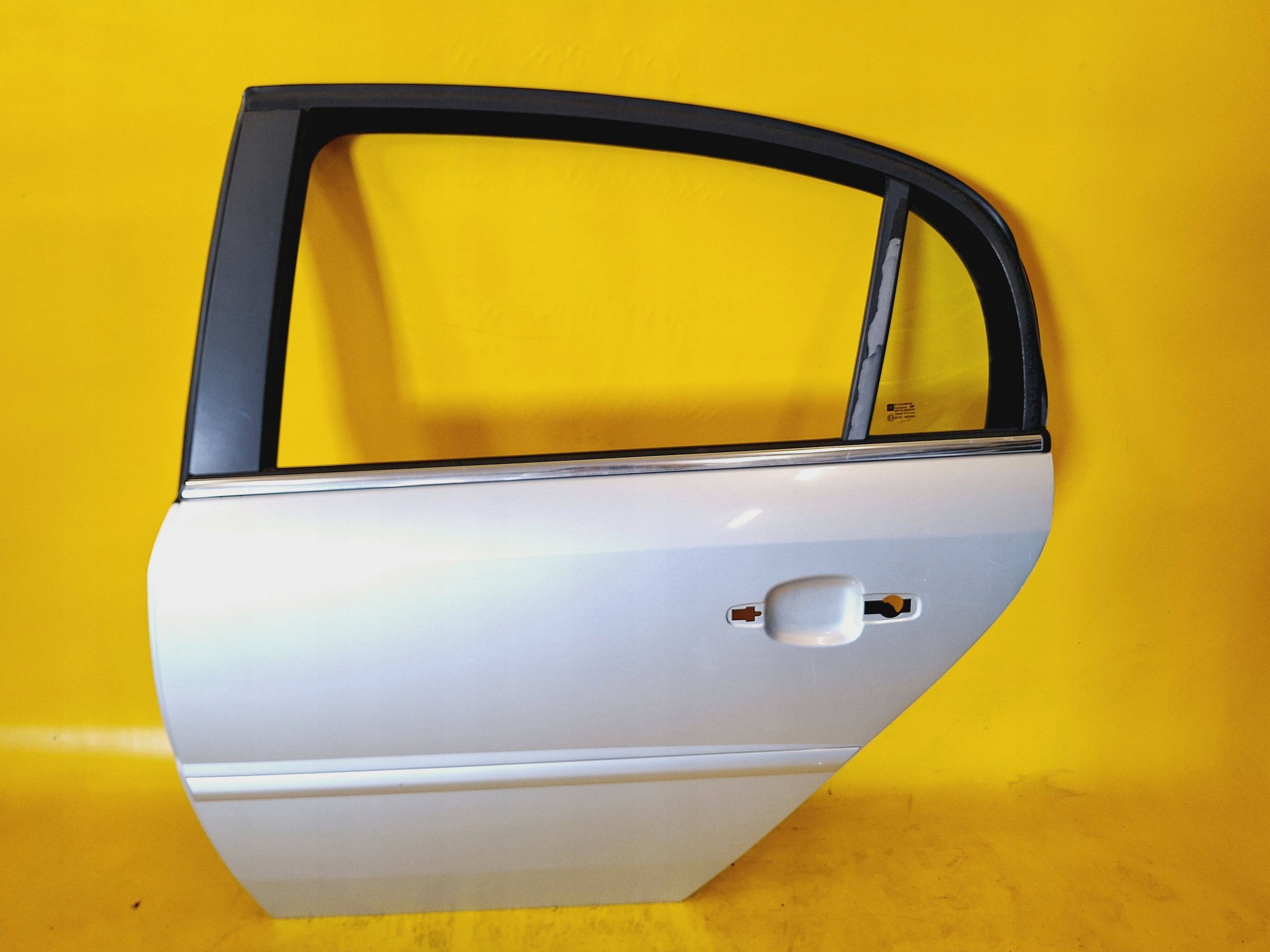 DRZWI LEWY TYŁ LEWE TYLNE OPEL VECTRA C 02-05 SEDAN LAK: Z157 NR1751