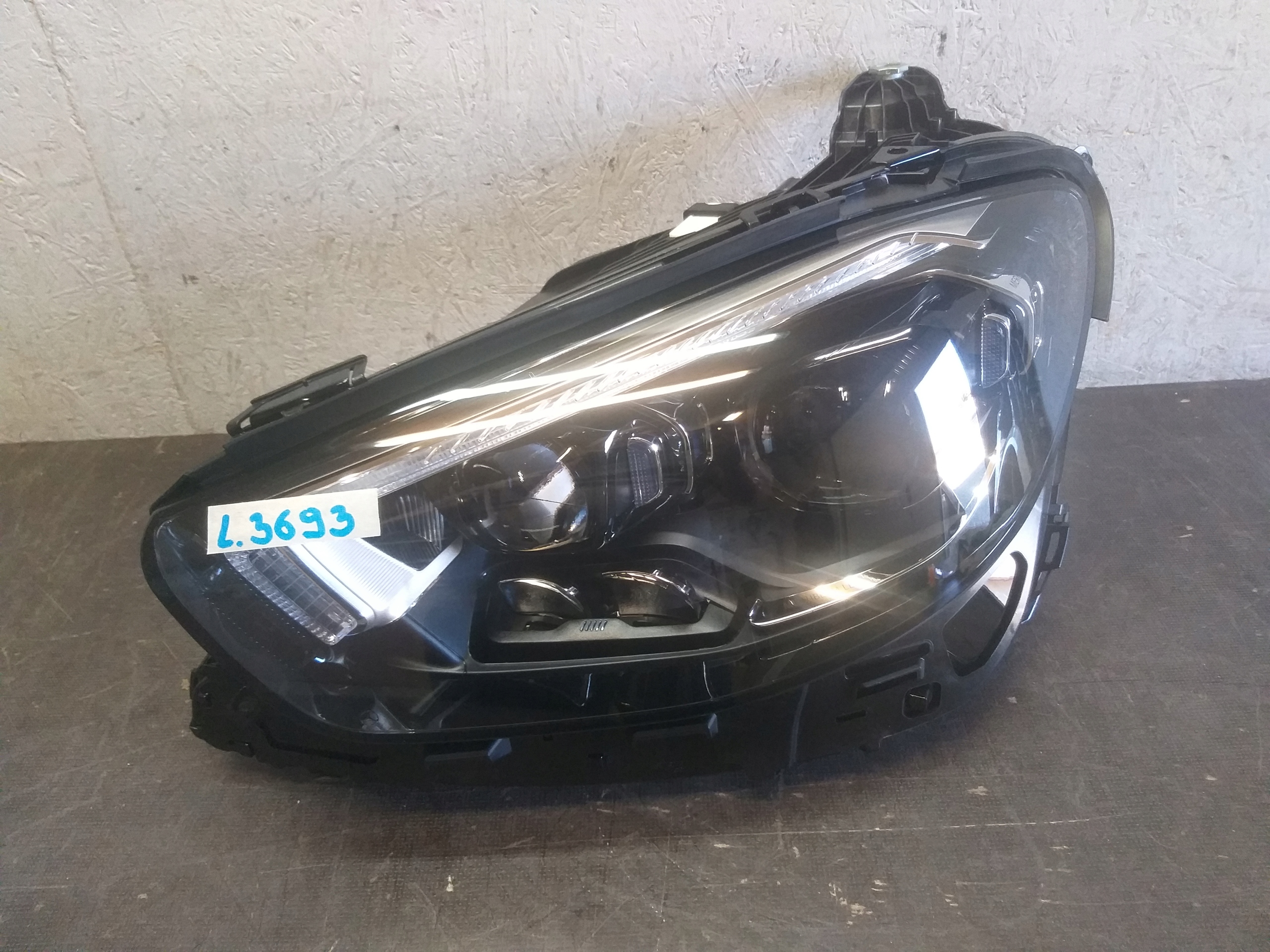 LAMPA PRZÓD LEWA MERCEDES E KLASA W213 LIFT FULL LED MULTIBEAM A2139068110