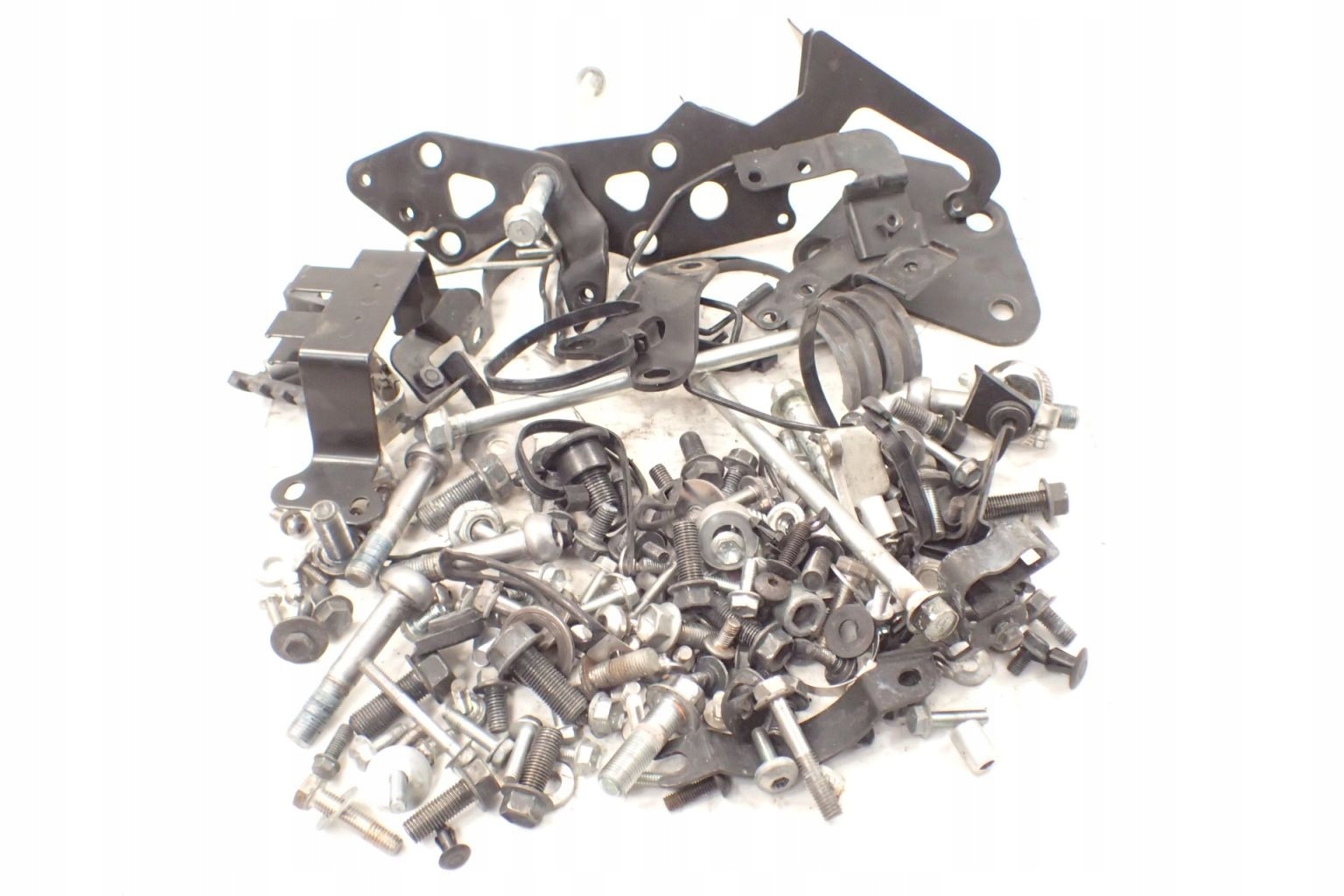 Suzuki VLR 1800 Intruder Śruby z demontażu