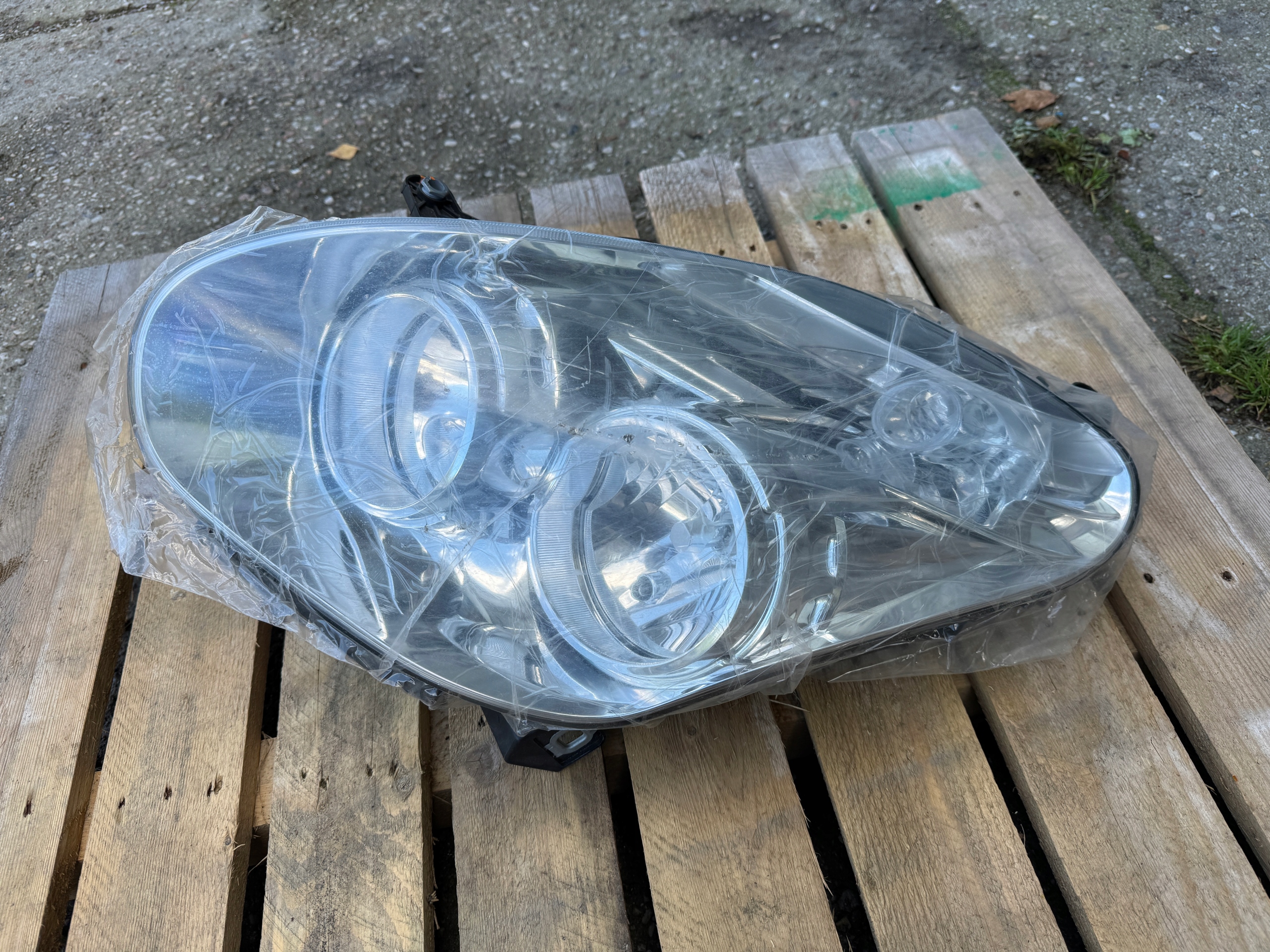 opel Combo d 10- Doblo II- 51909056 фара левая