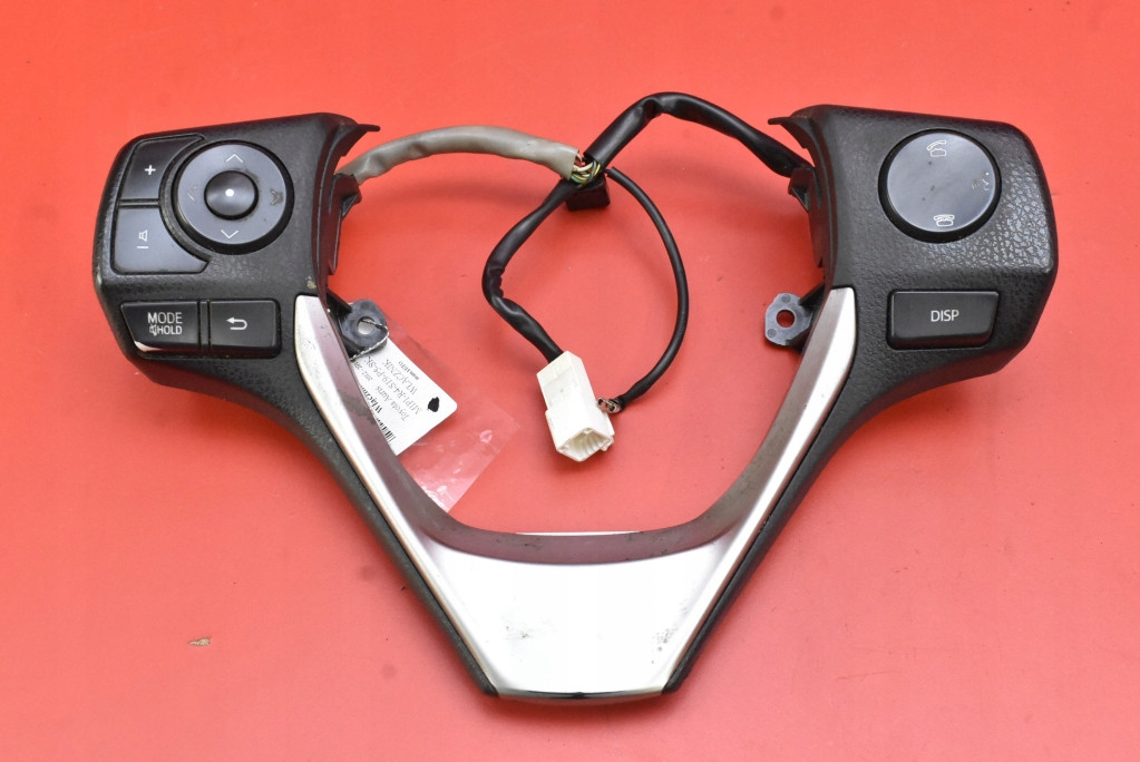 Commandes Volant MULTIFUNKCJA F70CS1321 TOYOTA AURIS 2 II 12-15