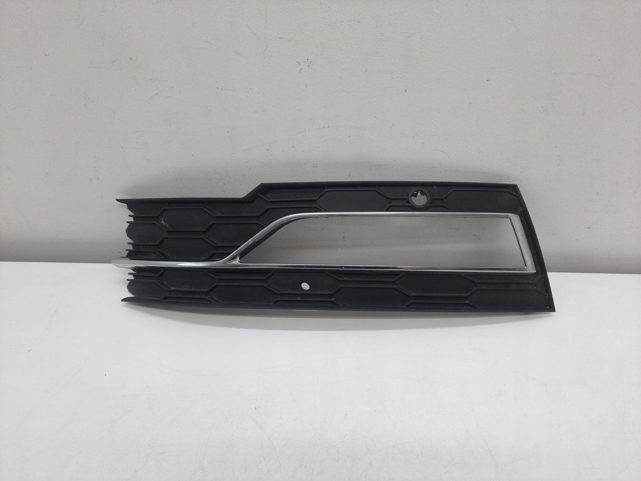 SKODA OCTAVIA 4 IV 19- PDC grid of a bumper left front original