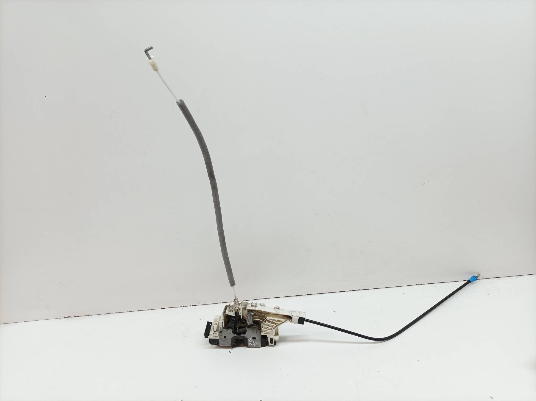 lock door left front 9067202135 VW Volkswagen Crafter and (2006- )