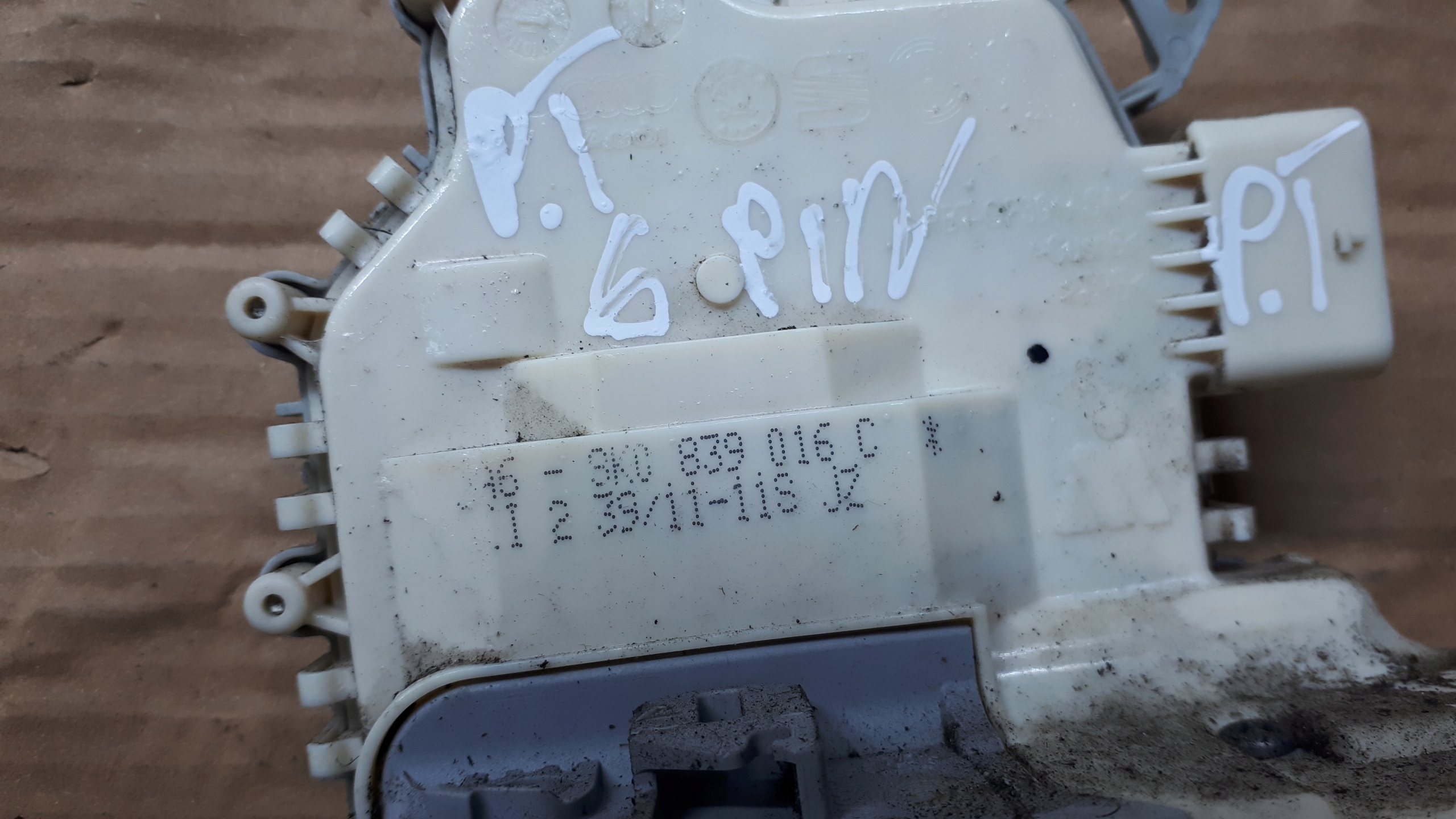 A4 B8 lock door right rear part rear 6 PIN A5 Q5