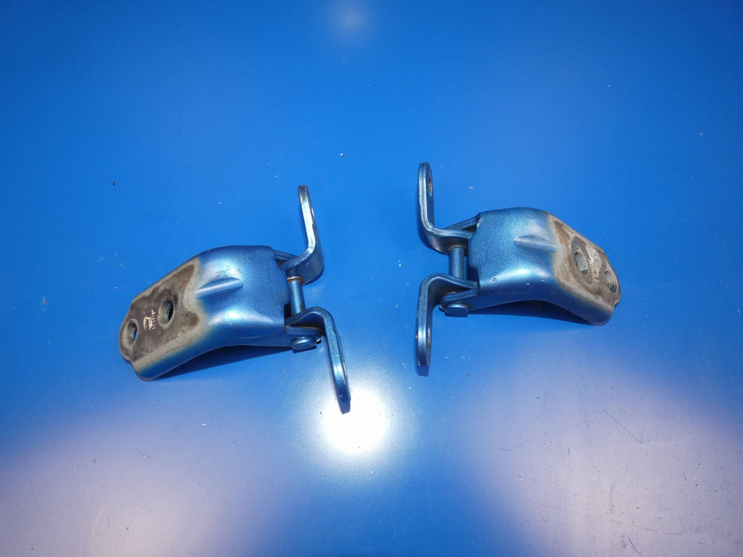 HYUNDAI TUCSON III hinges door right front KOMPLET