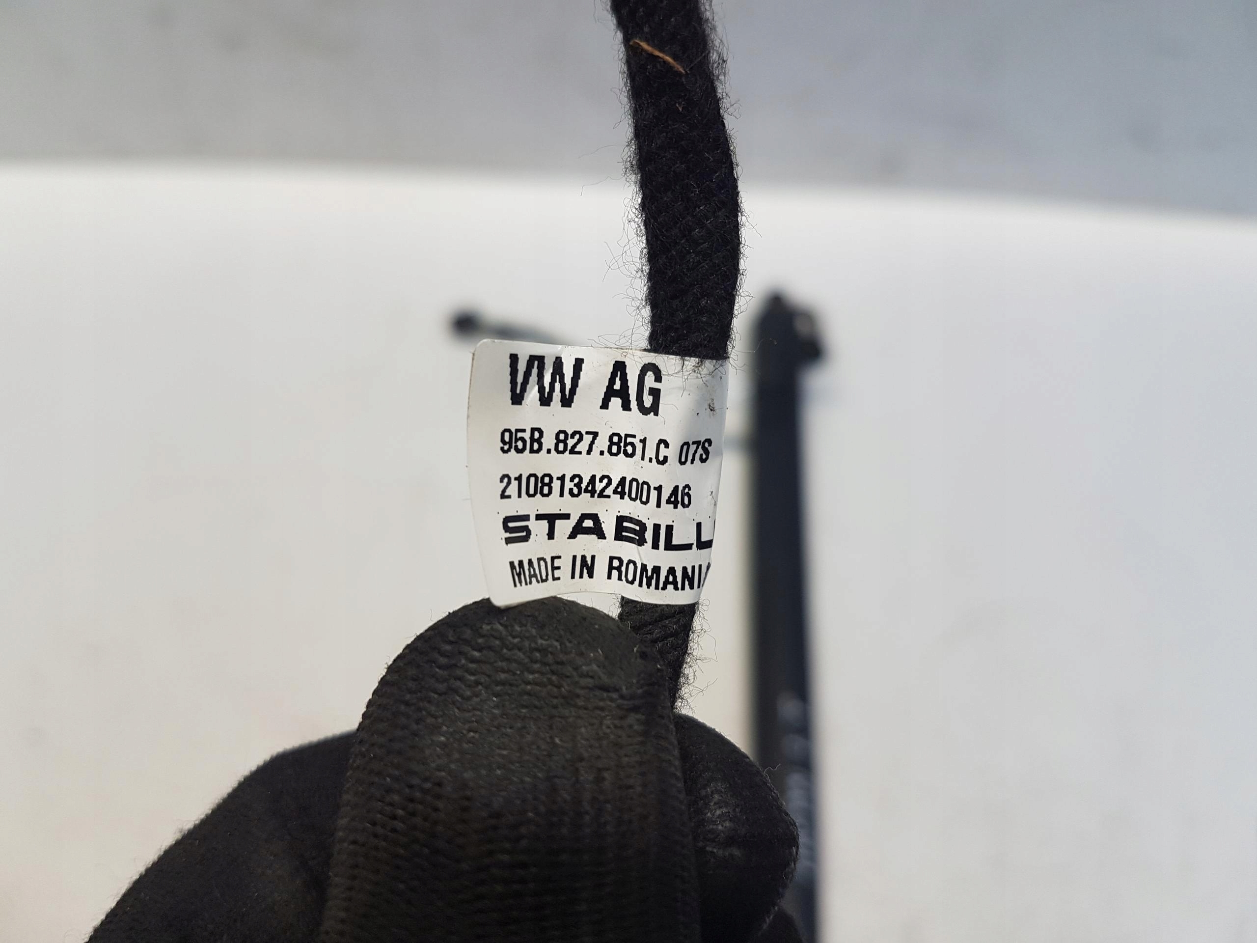 PORSCHE MACAN 95B damper bonnet boot rear part