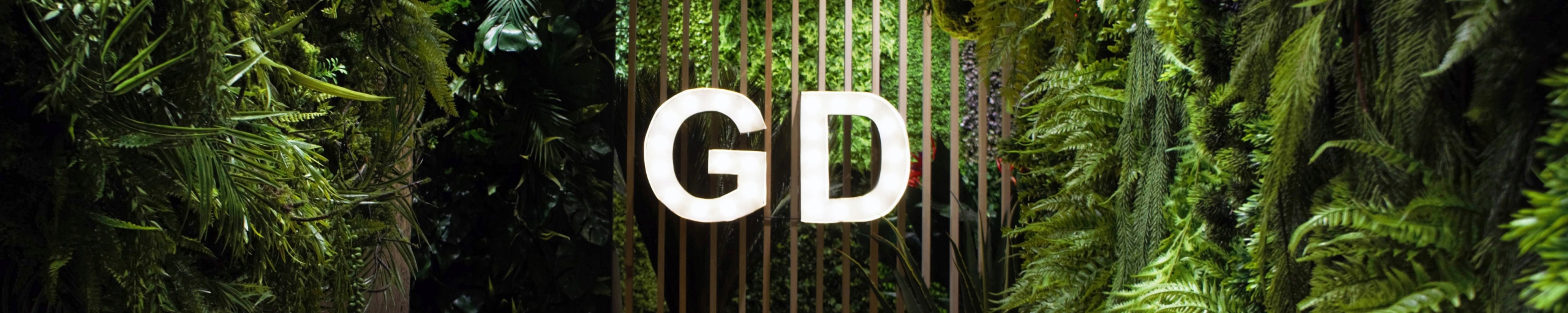 Ogród wertykalny Panel na wymiar ROCKY CLIFF Materiał tworzywo sztuczne