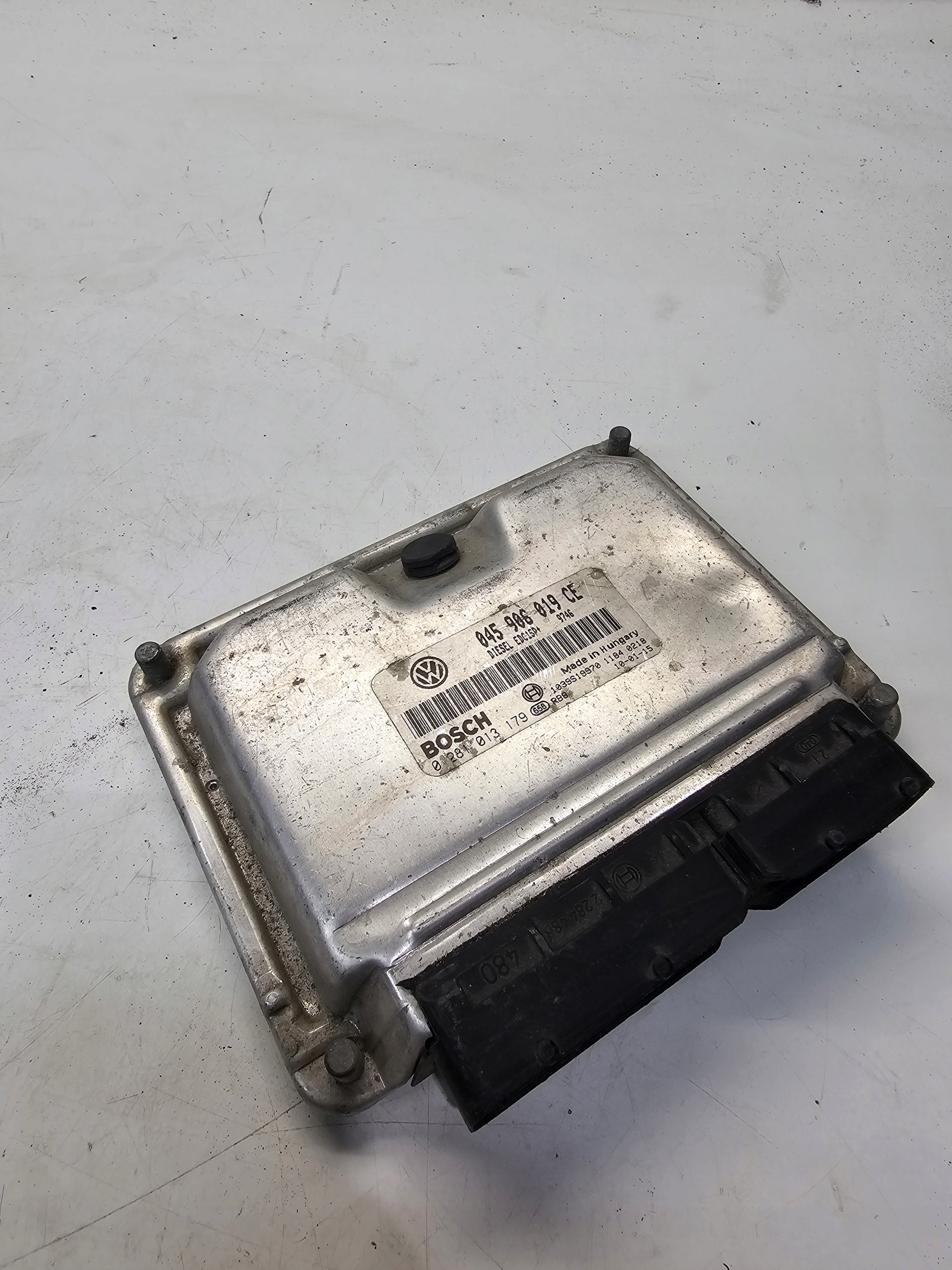 computer control unit of the engine AUDI VW SEAT SKODA 045906019CE