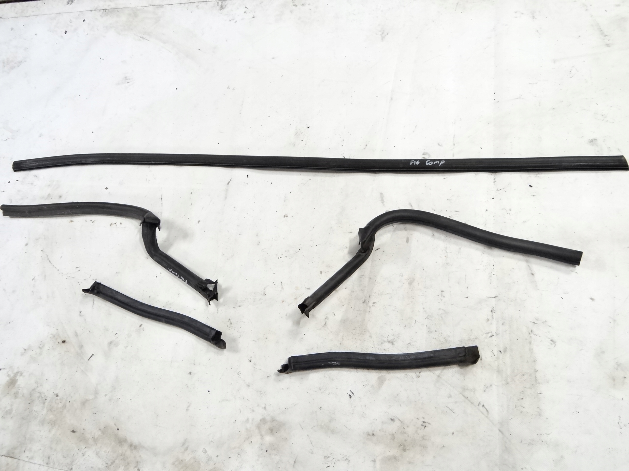 BMW E46 COMPACT USZCZELKI MASKI USZCZELKA KOMPLET