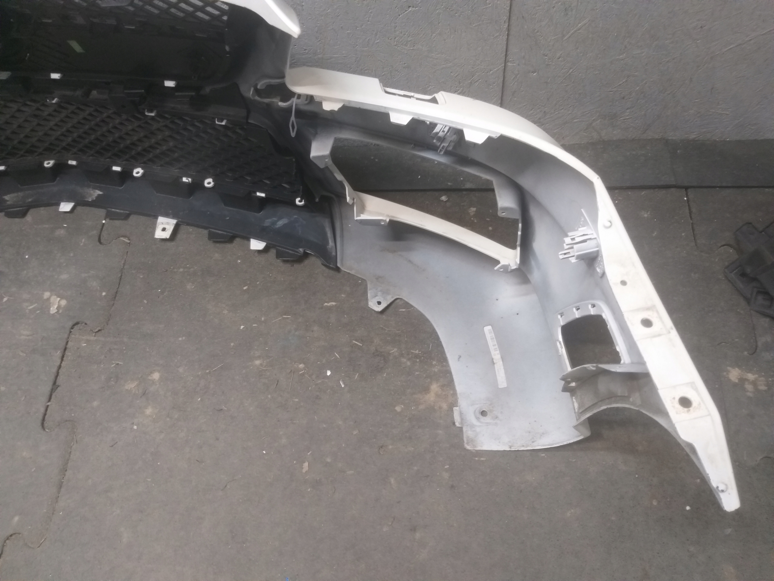 STOSSSTANGE VORNE MERCEDES SLK W172 AMG