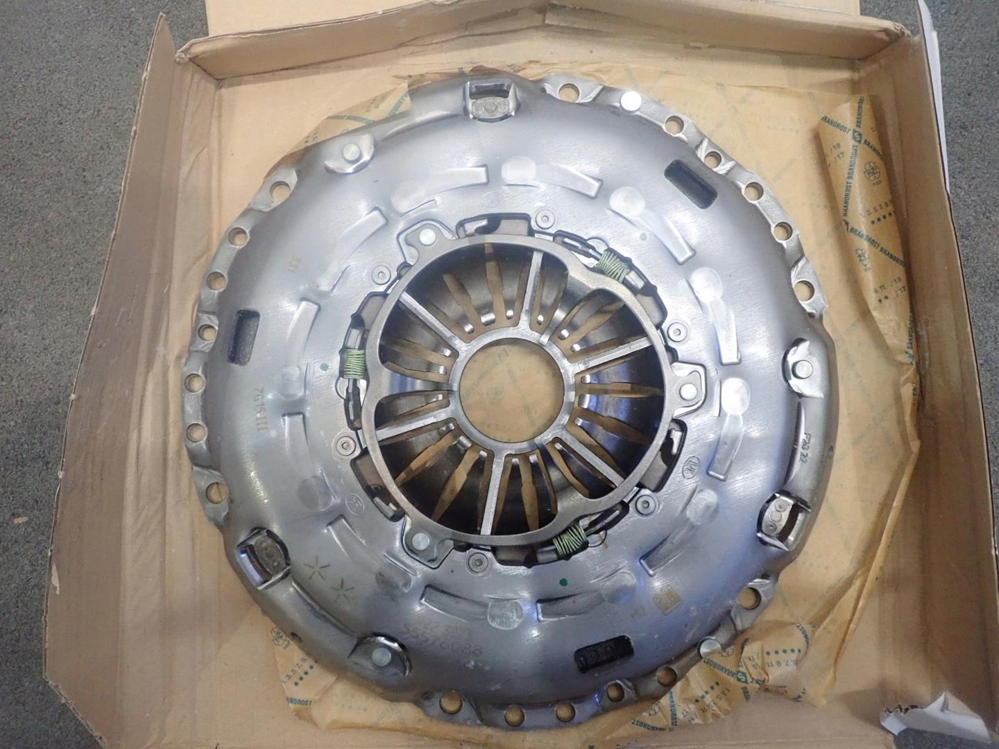 Двухмассовое колесо сцепления OPEL 1.7 CDTI 55576088