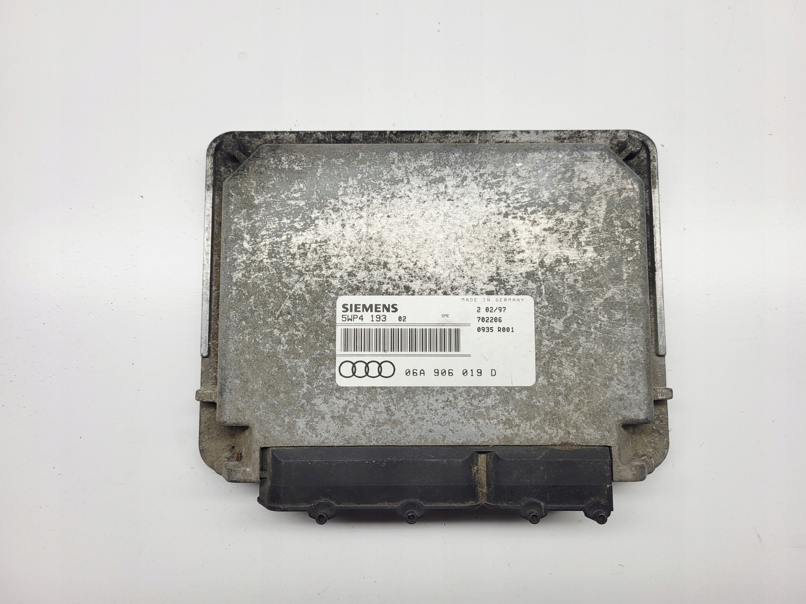 computer control unit of the engine AUDI A3 8L 1.6B 06A906019D