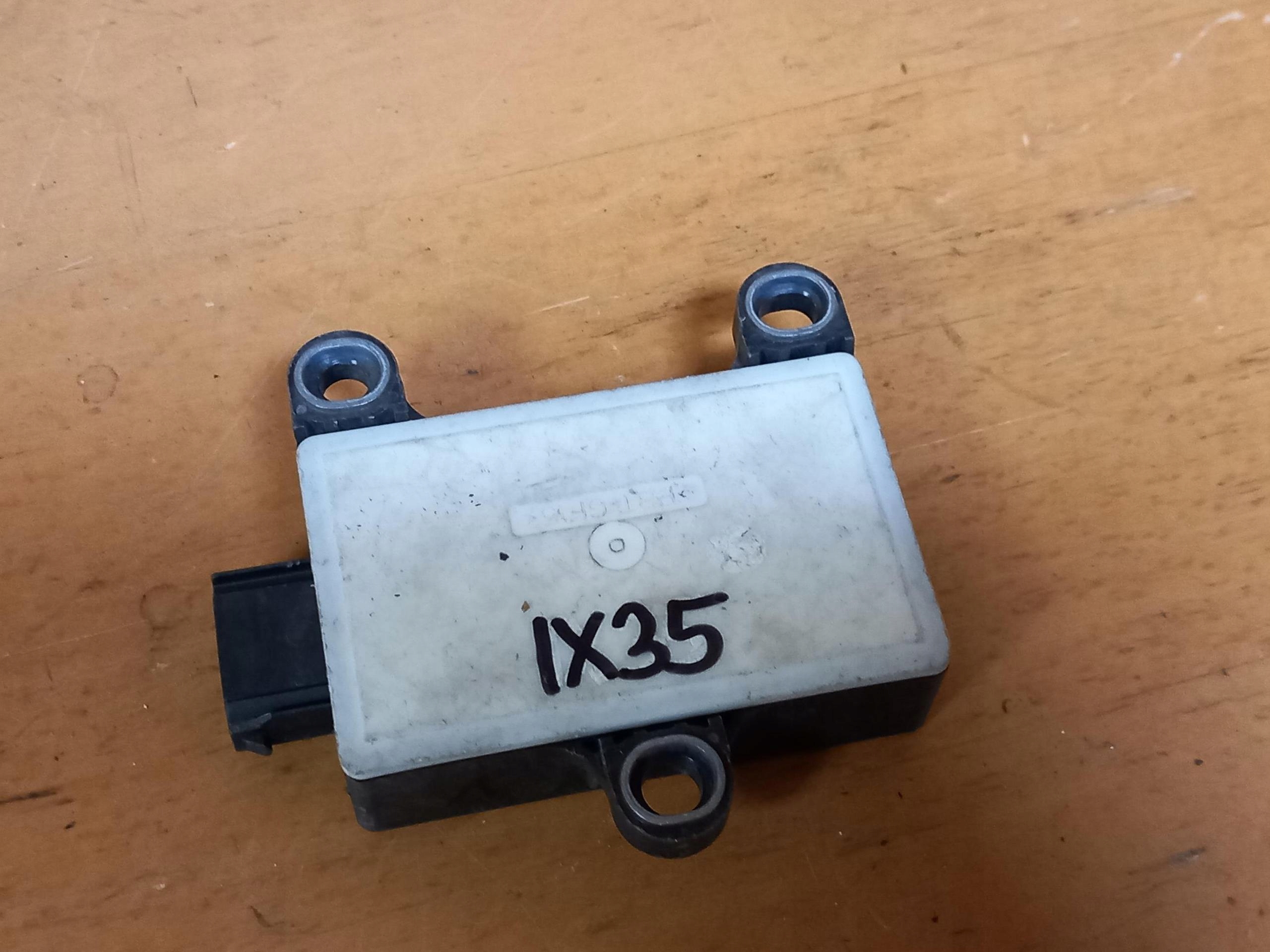 module control unit ESP HYUNDAI IX35 95690-2P000 10-15