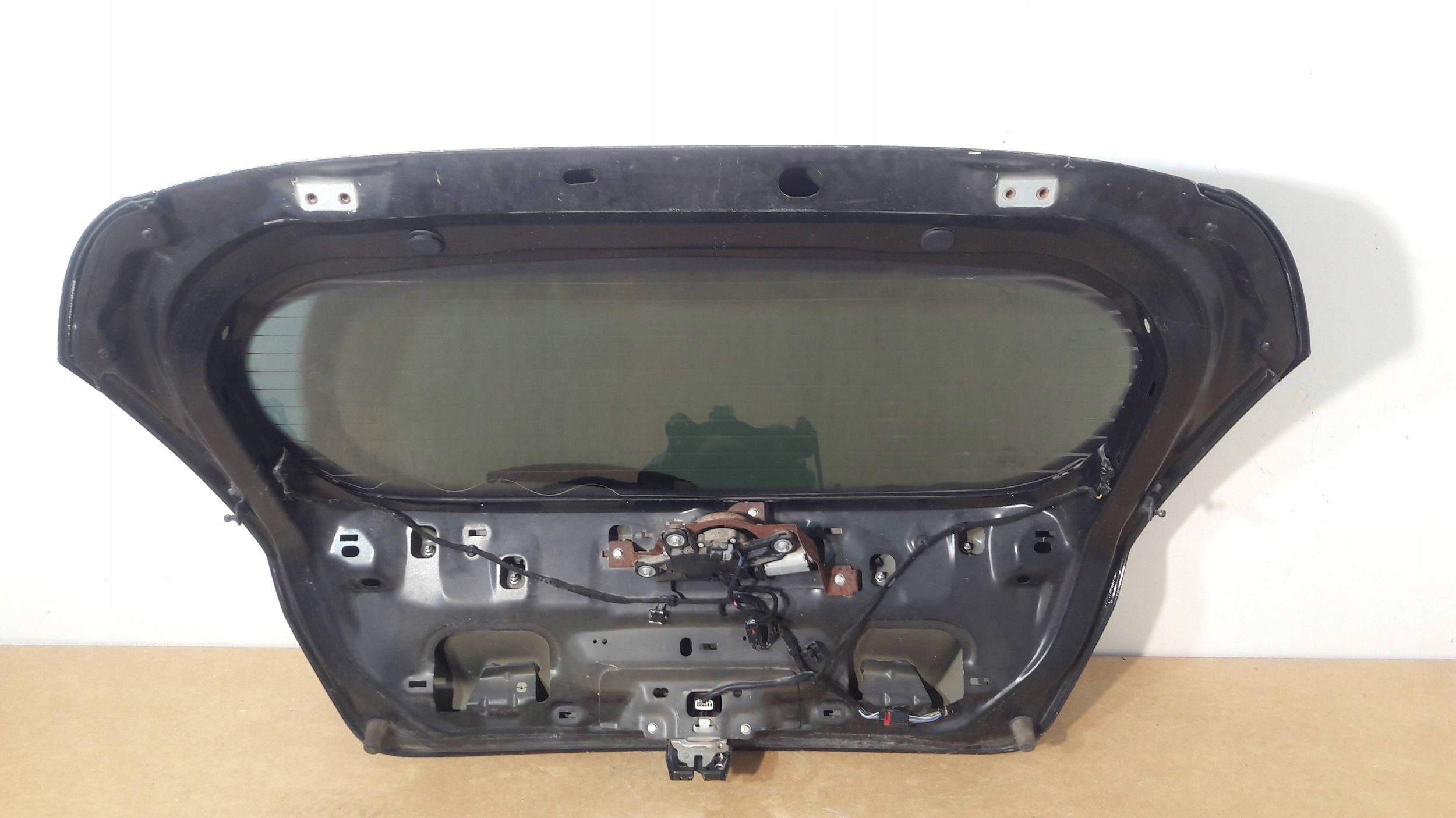 Ford Fiesta MK7 rear trunk door boot 2012 rok (H115)
