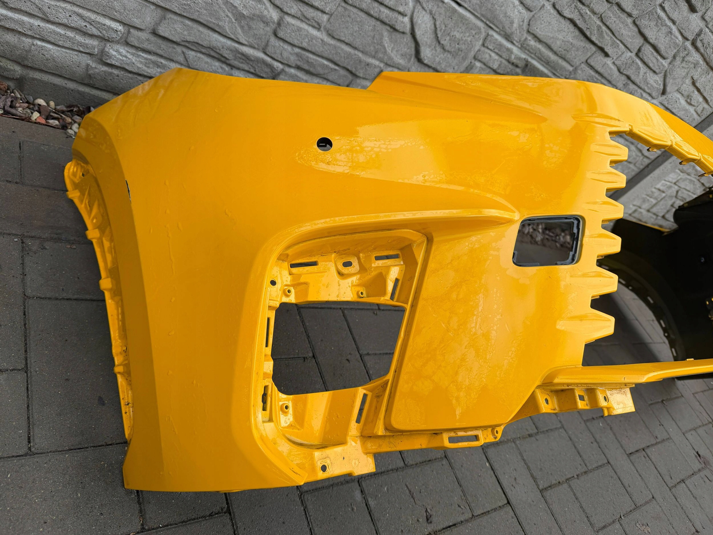 Lexus LBX 24- bumper front front