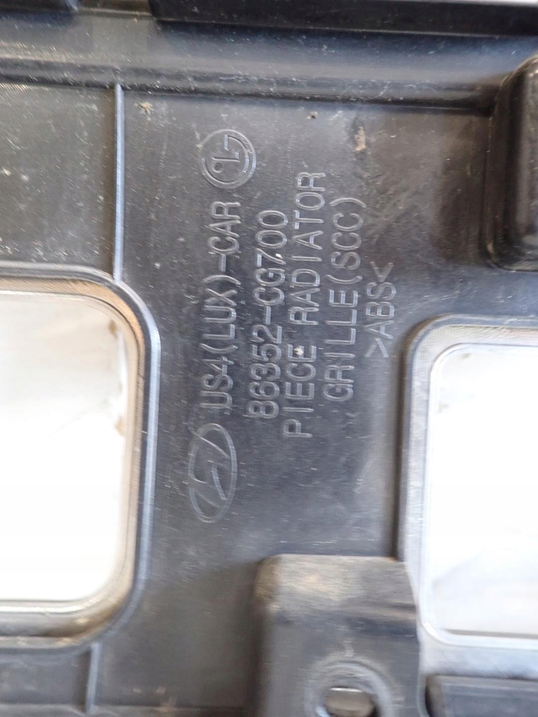 Grill HYUNDAI STARIA 2021- 86352-GG700