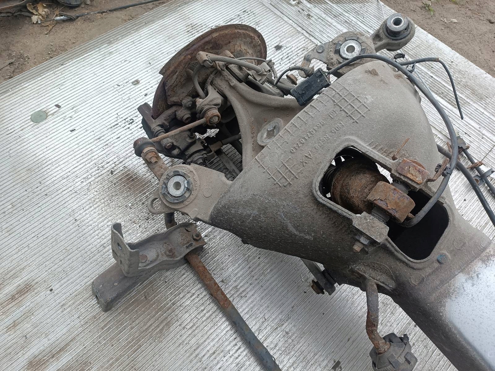 BELKA OŚ ZAWIESZENIA TYŁ PEUGEOT 407 I COUPE Typ samochodu Samochody osobowe