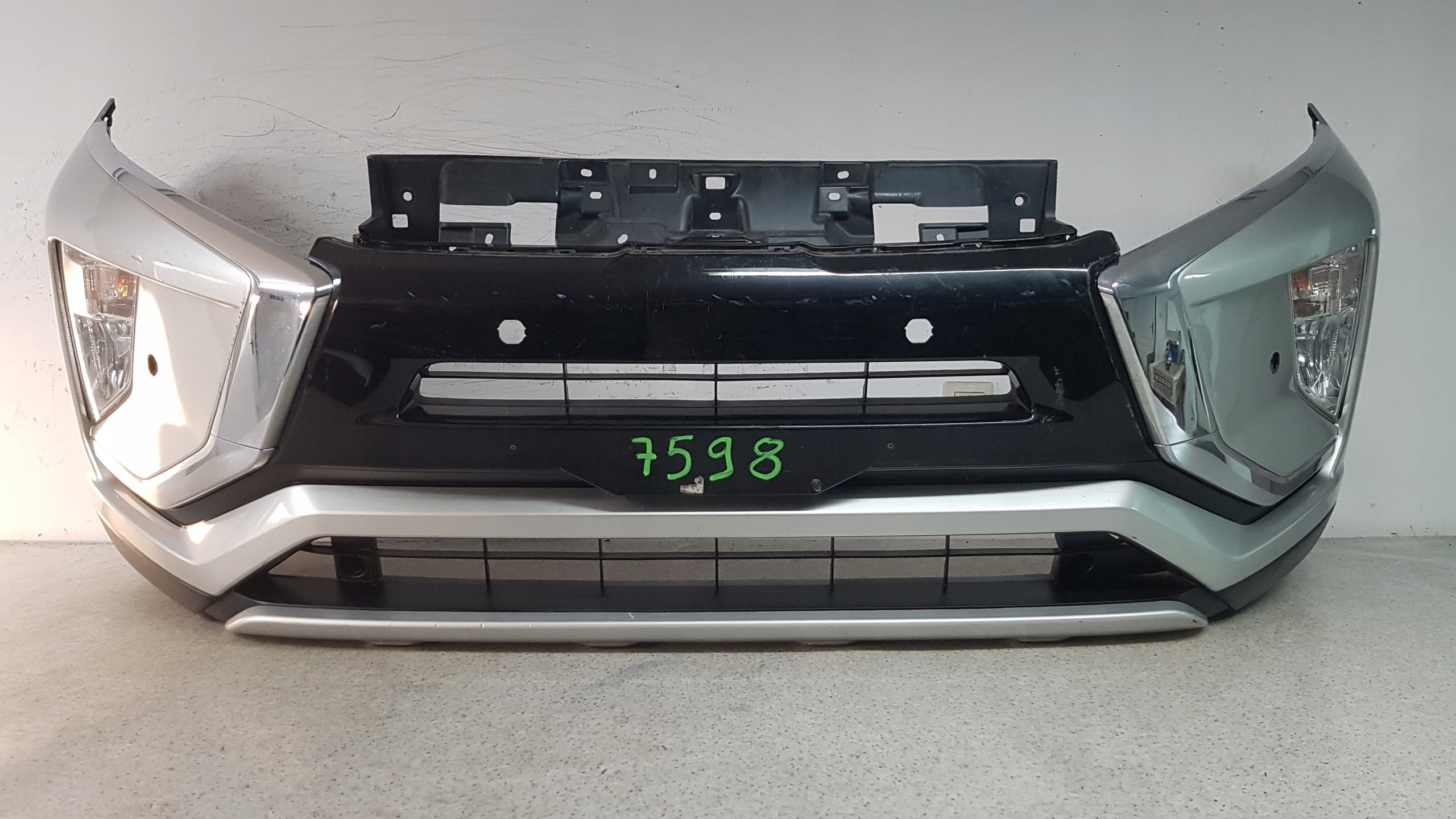 MITSUBISHI ECLIPSE CROSS 17 - bumper front 7598