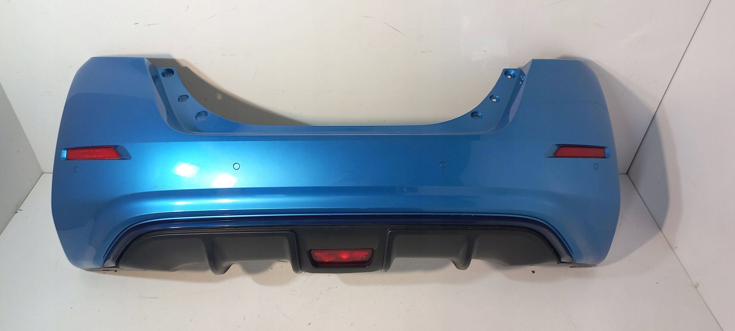 Nissan Leaf II (ZE1) bumper rear DCR006 4xPDC (ZD104)