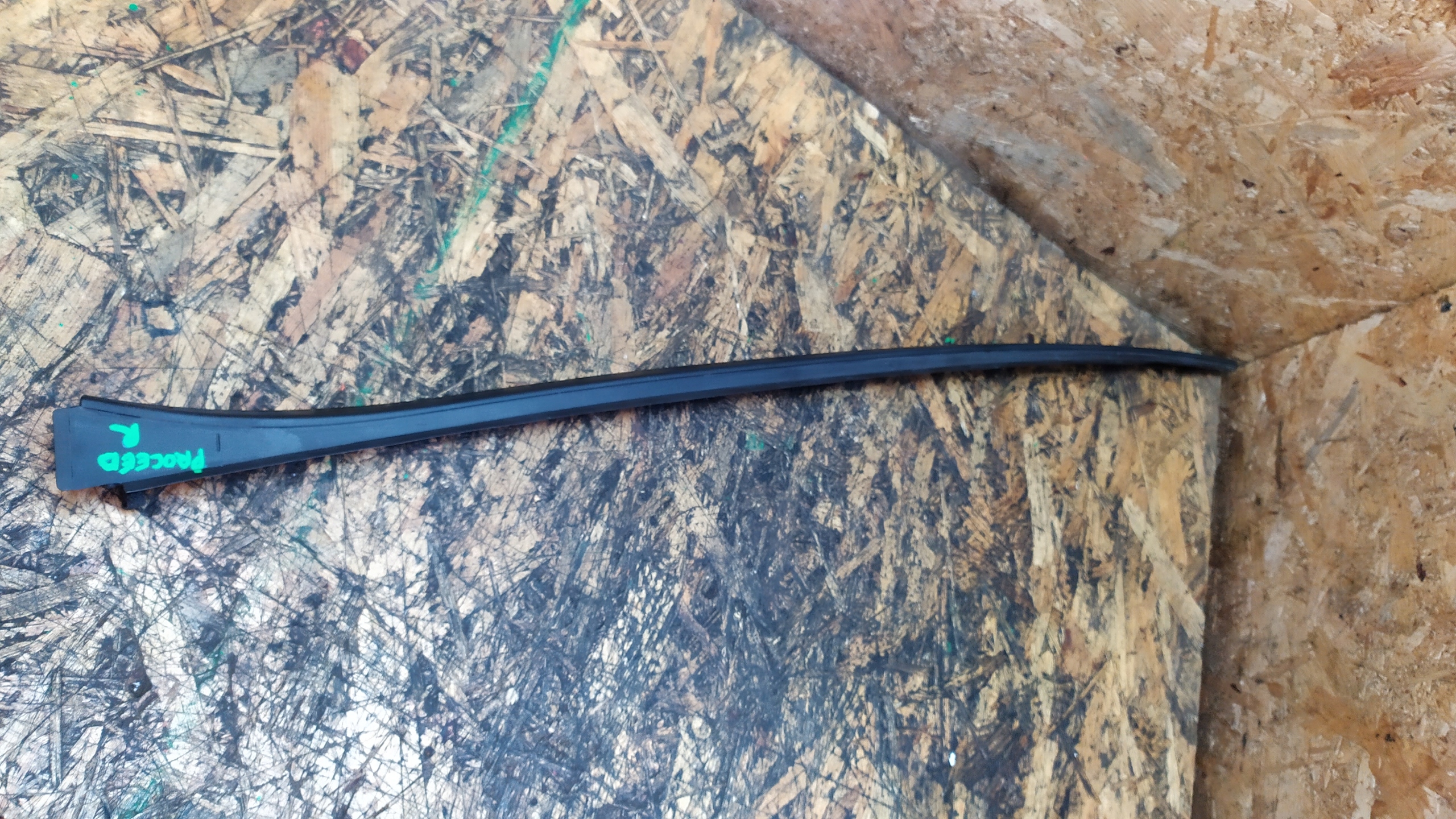 KIA PROCEED ПРАВОЕ ЛОБОВОЕ СТЕКЛО