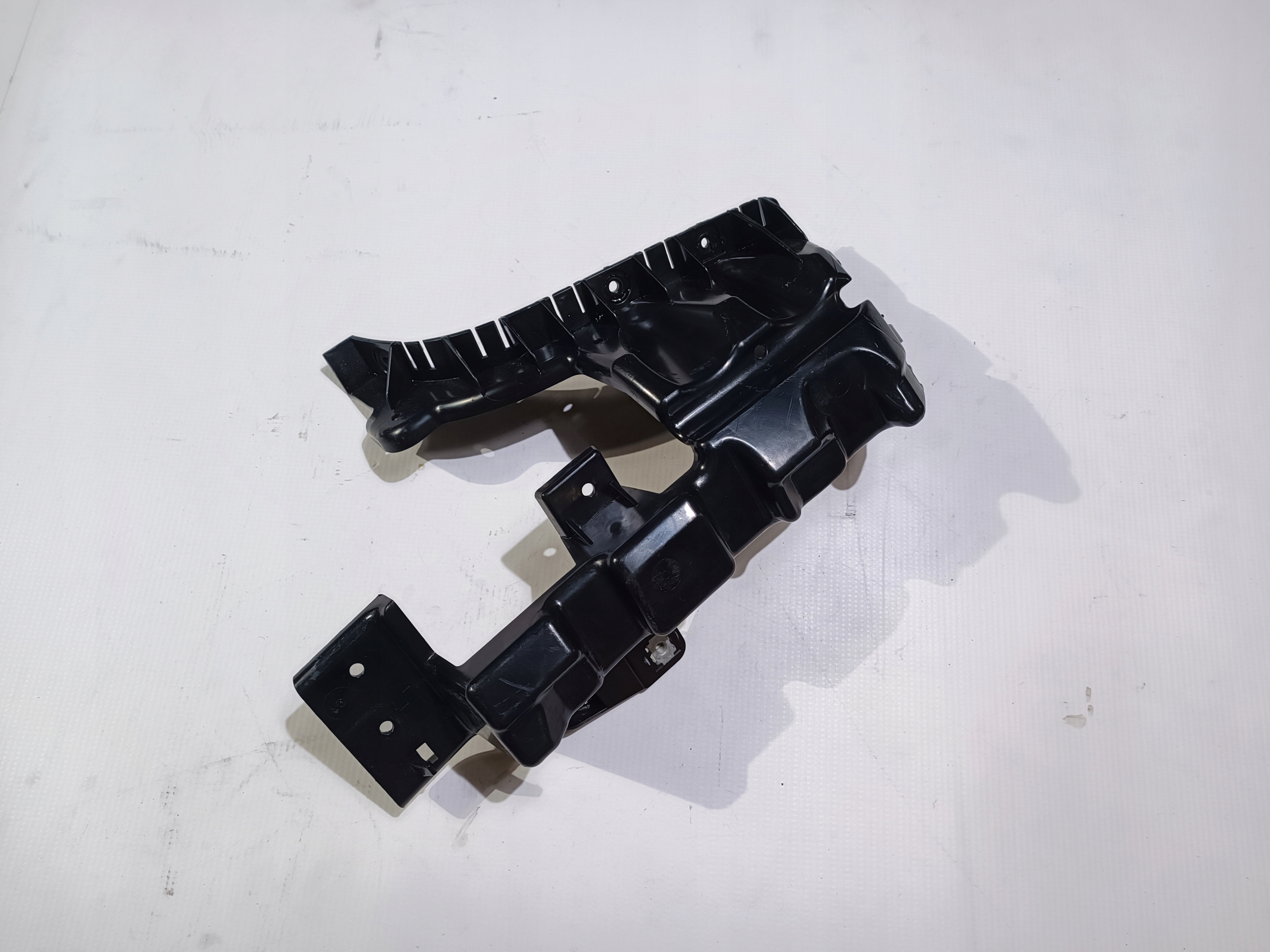support holder of a bumper rear part rear left Chrysler Pacifica 2017