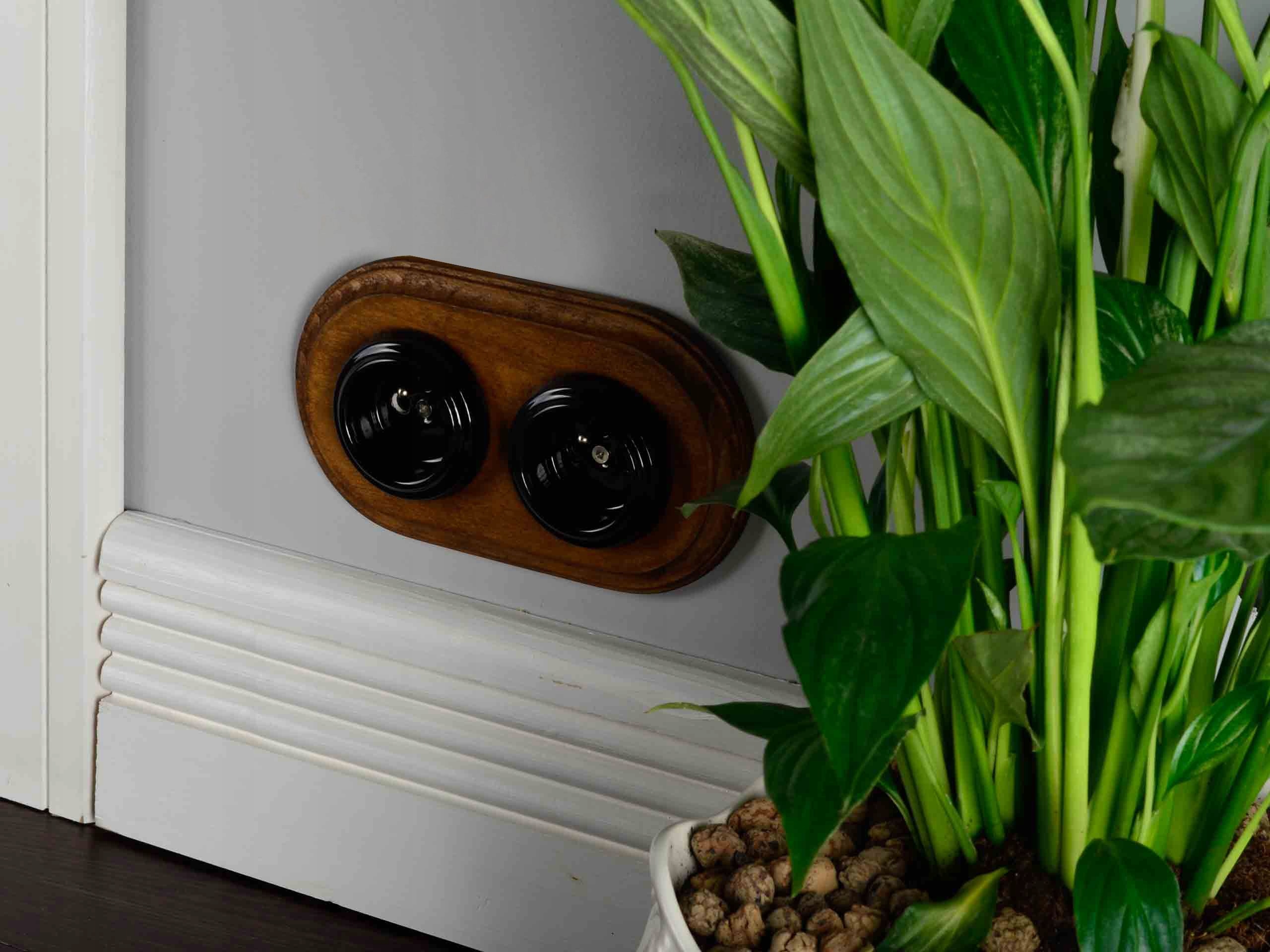 KERAMICKÁ PODOMIETKOVÁ RTV ZÁSUVKA ČIERNA BEZ RÁMČEKA Farba čierna