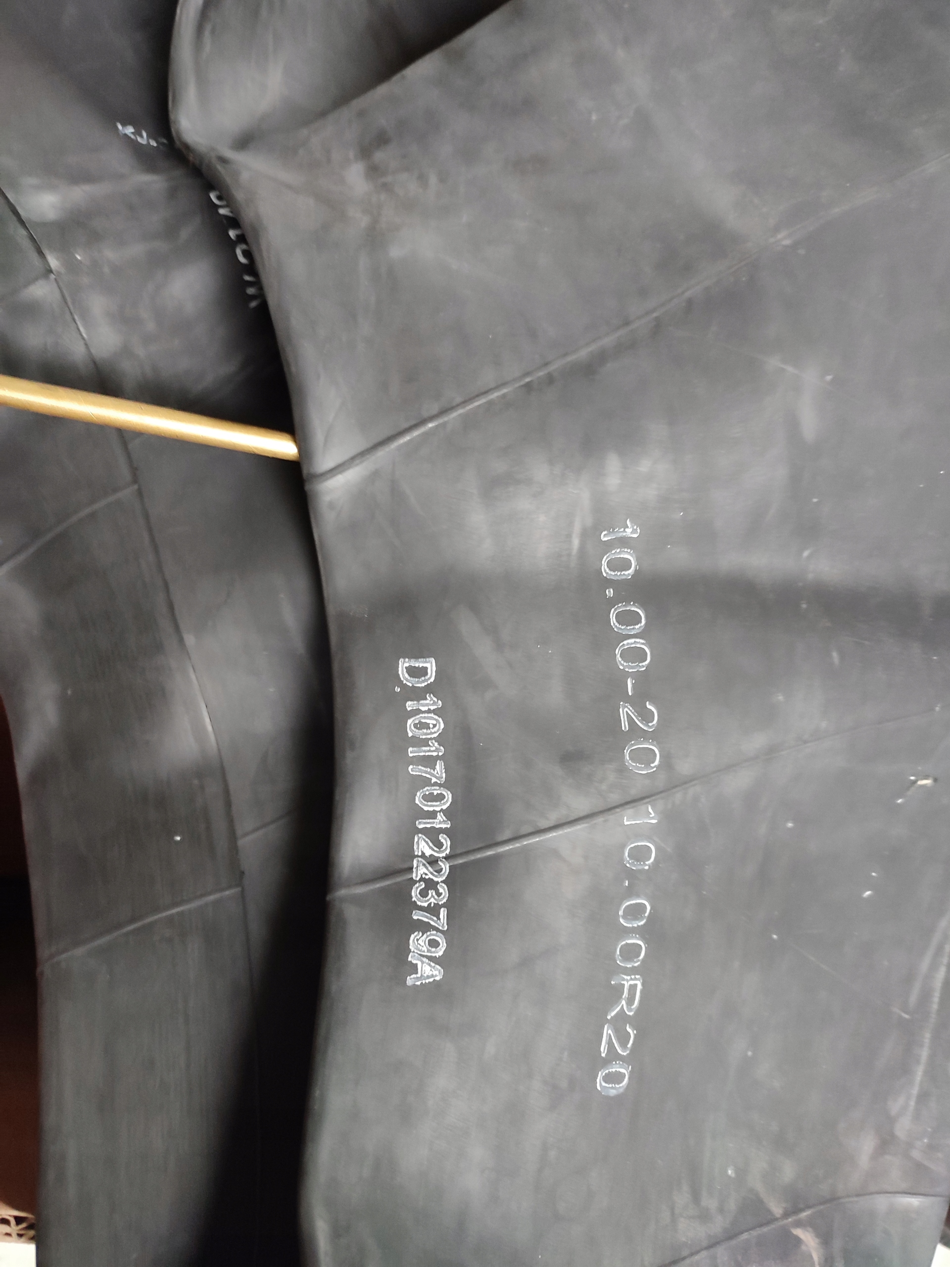 Внутренняя трубка 10.00-20 V3-06-8