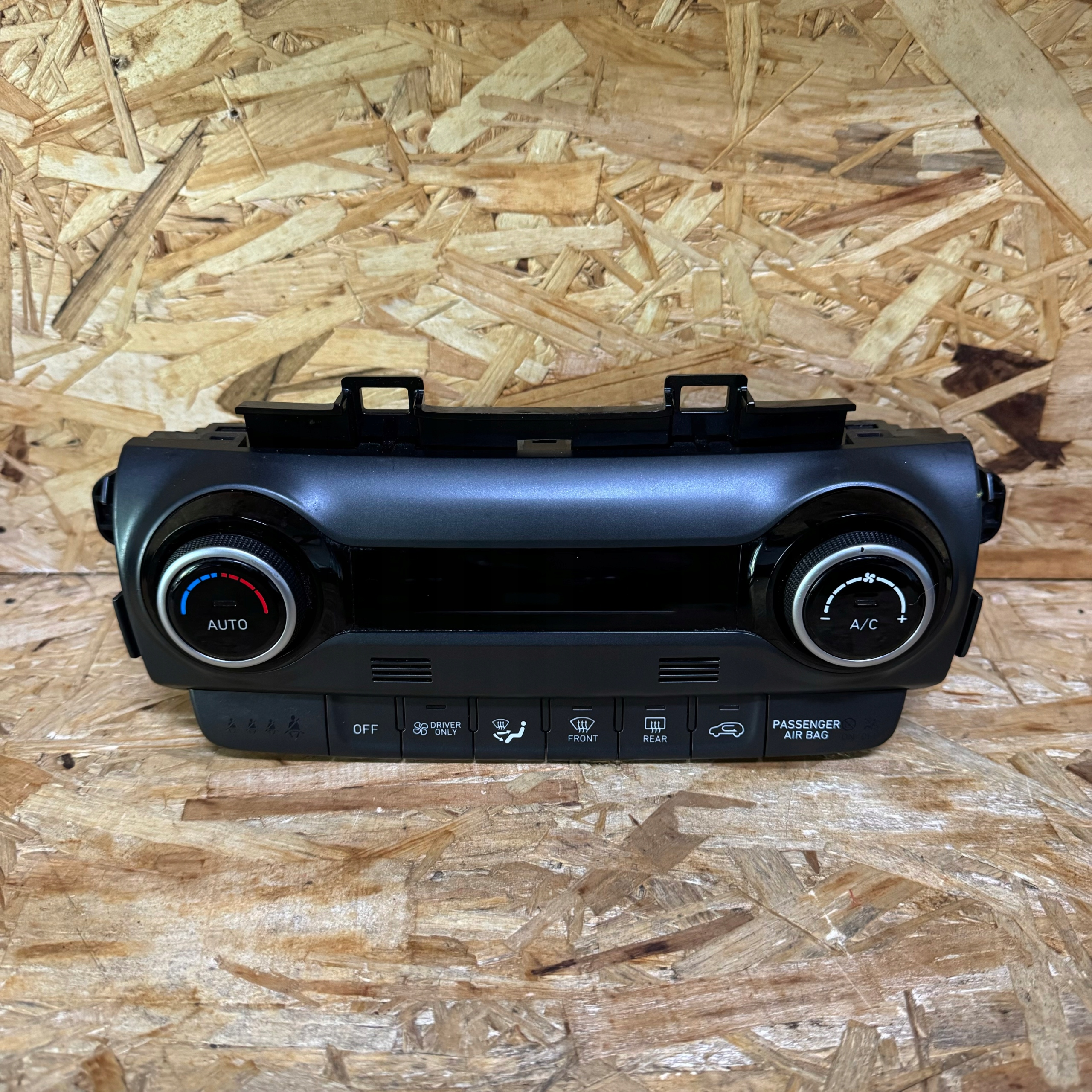 vezérlö panel a klímának HYUNDAI KONA 97250-CM070